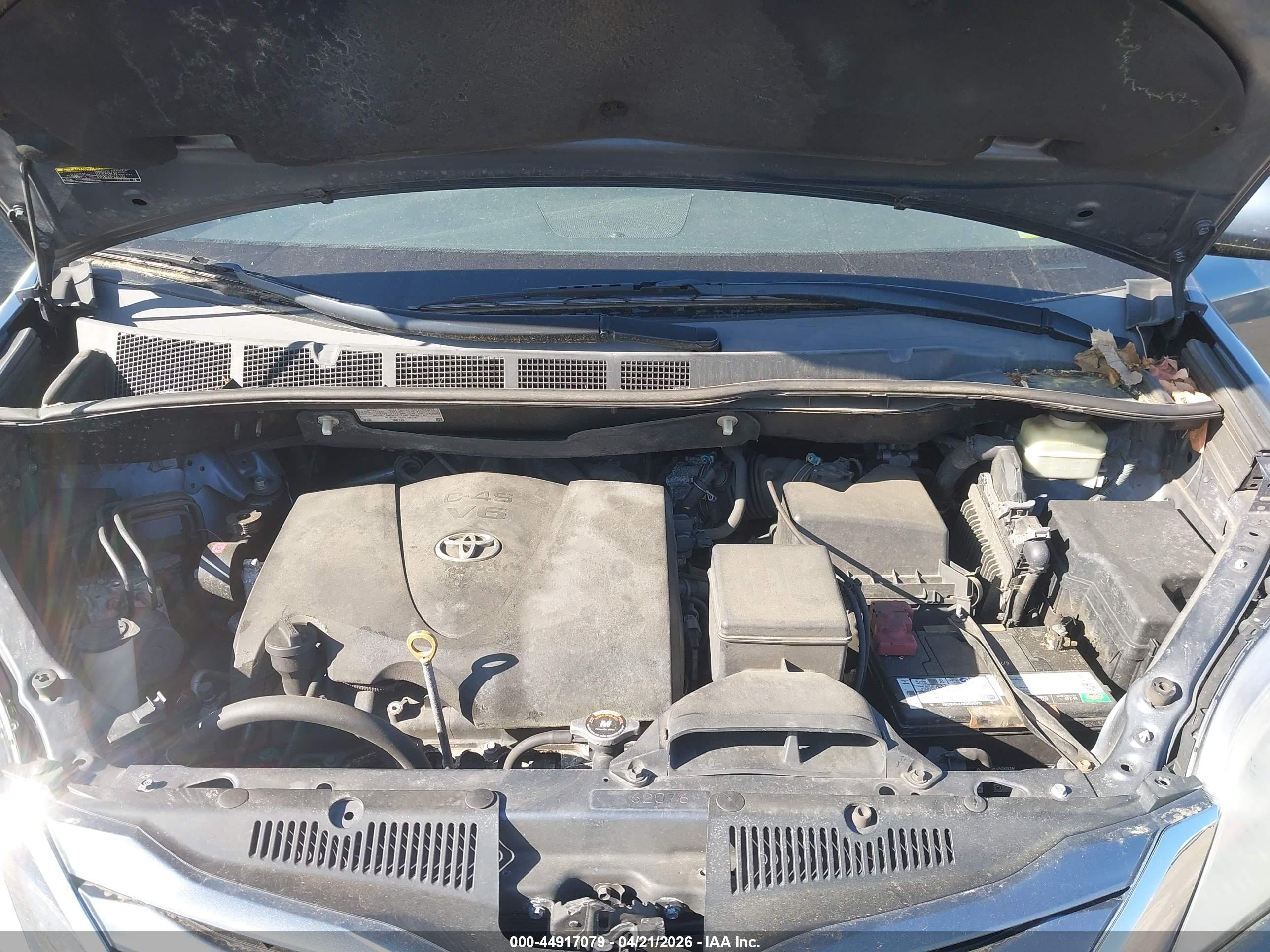 TOYOTA SIENNA image 10