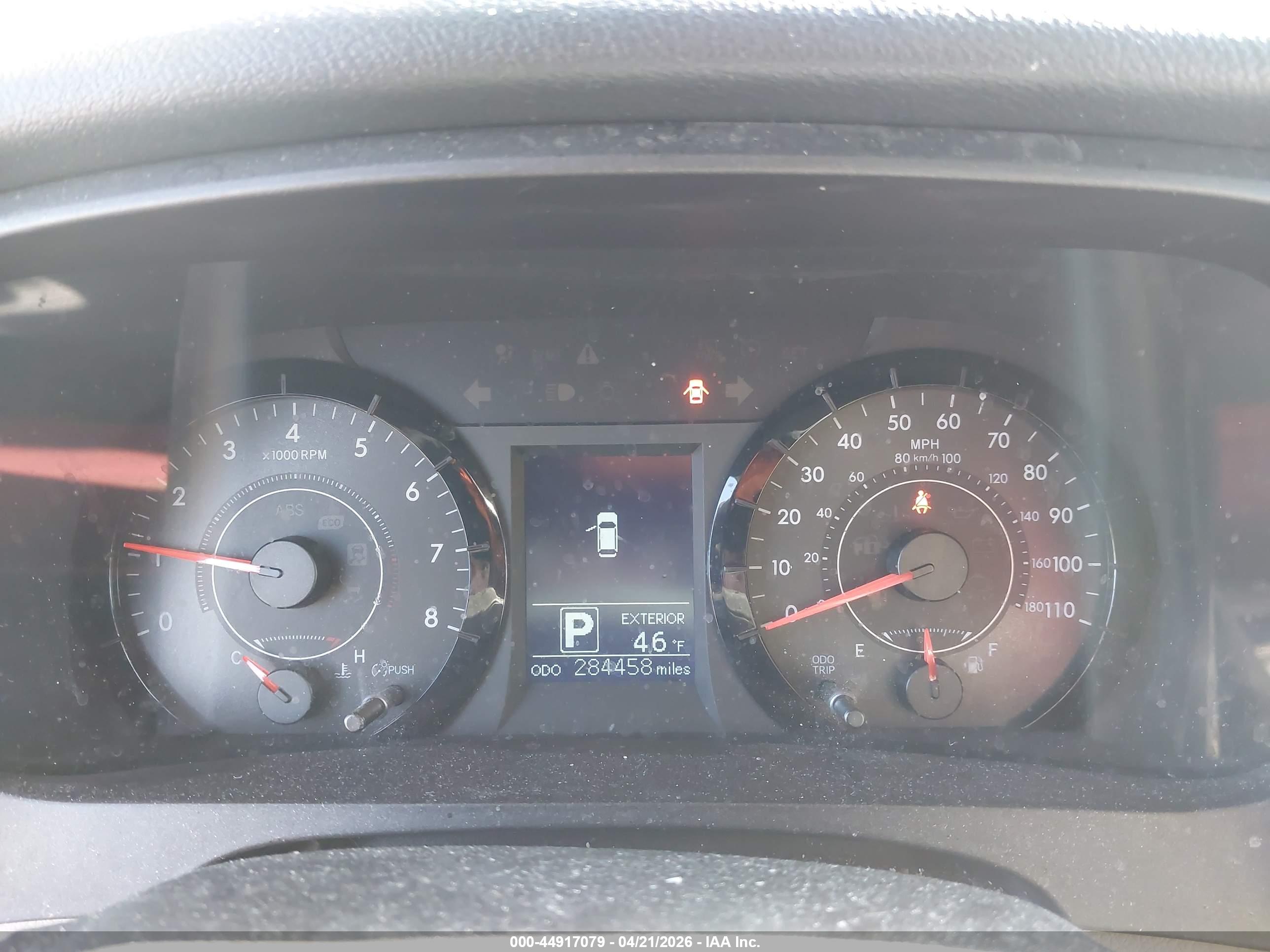 TOYOTA SIENNA image 7