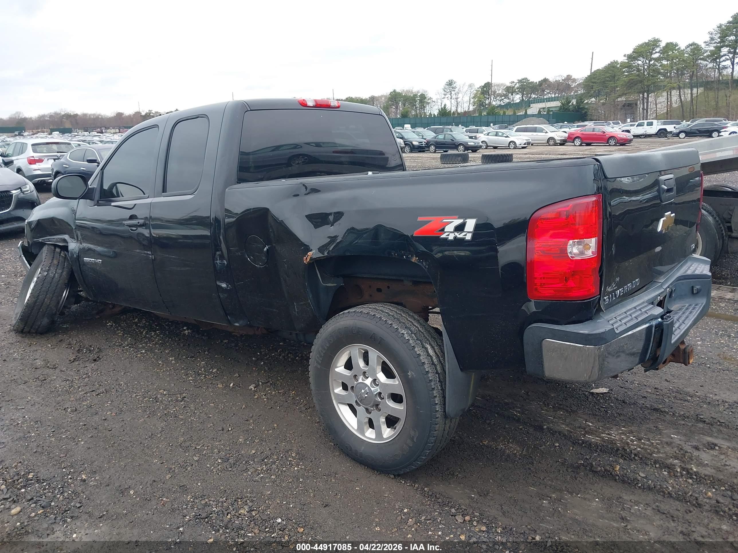 CHEVROLET SILVERADO image 3