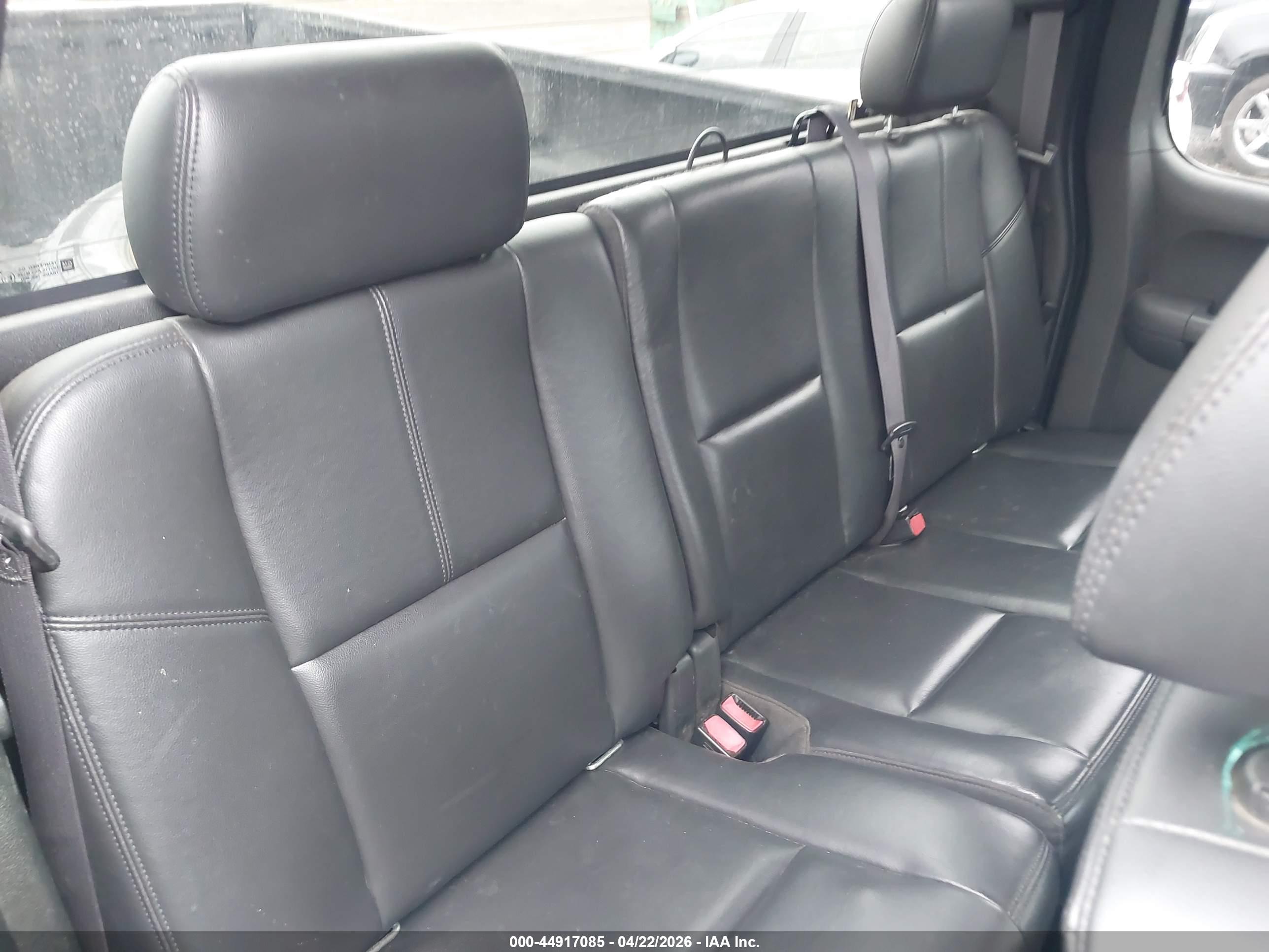 CHEVROLET SILVERADO image 8