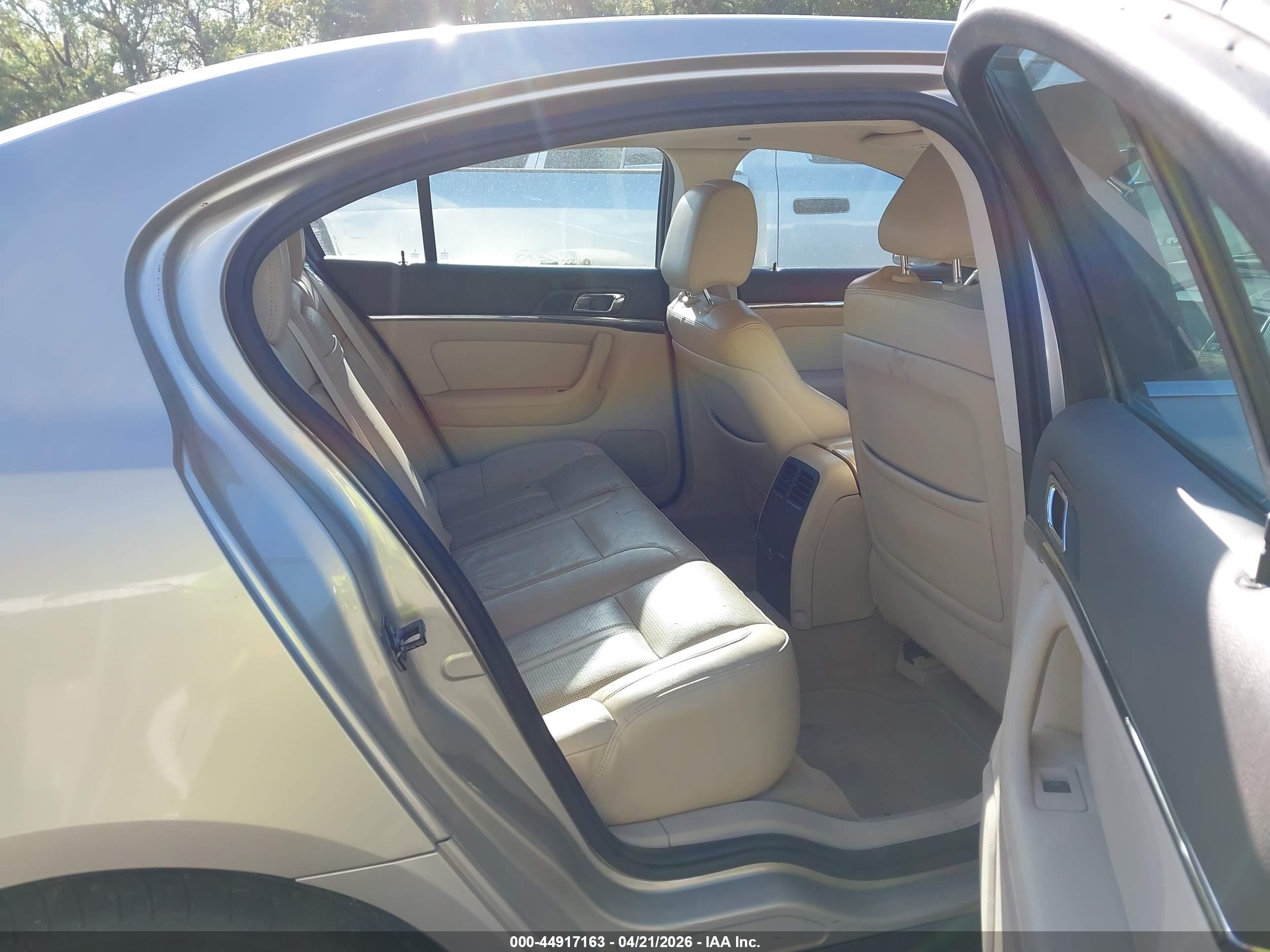 LINCOLN MKS image 8