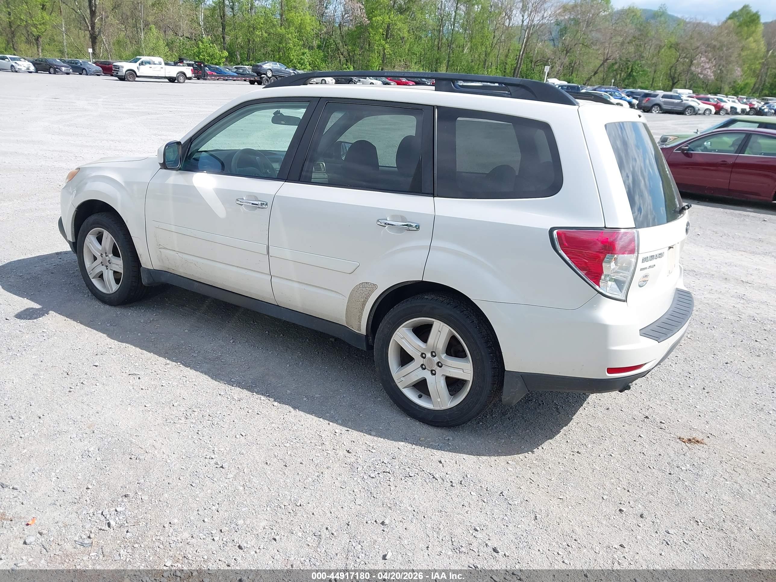 SUBARU FORESTER image 3