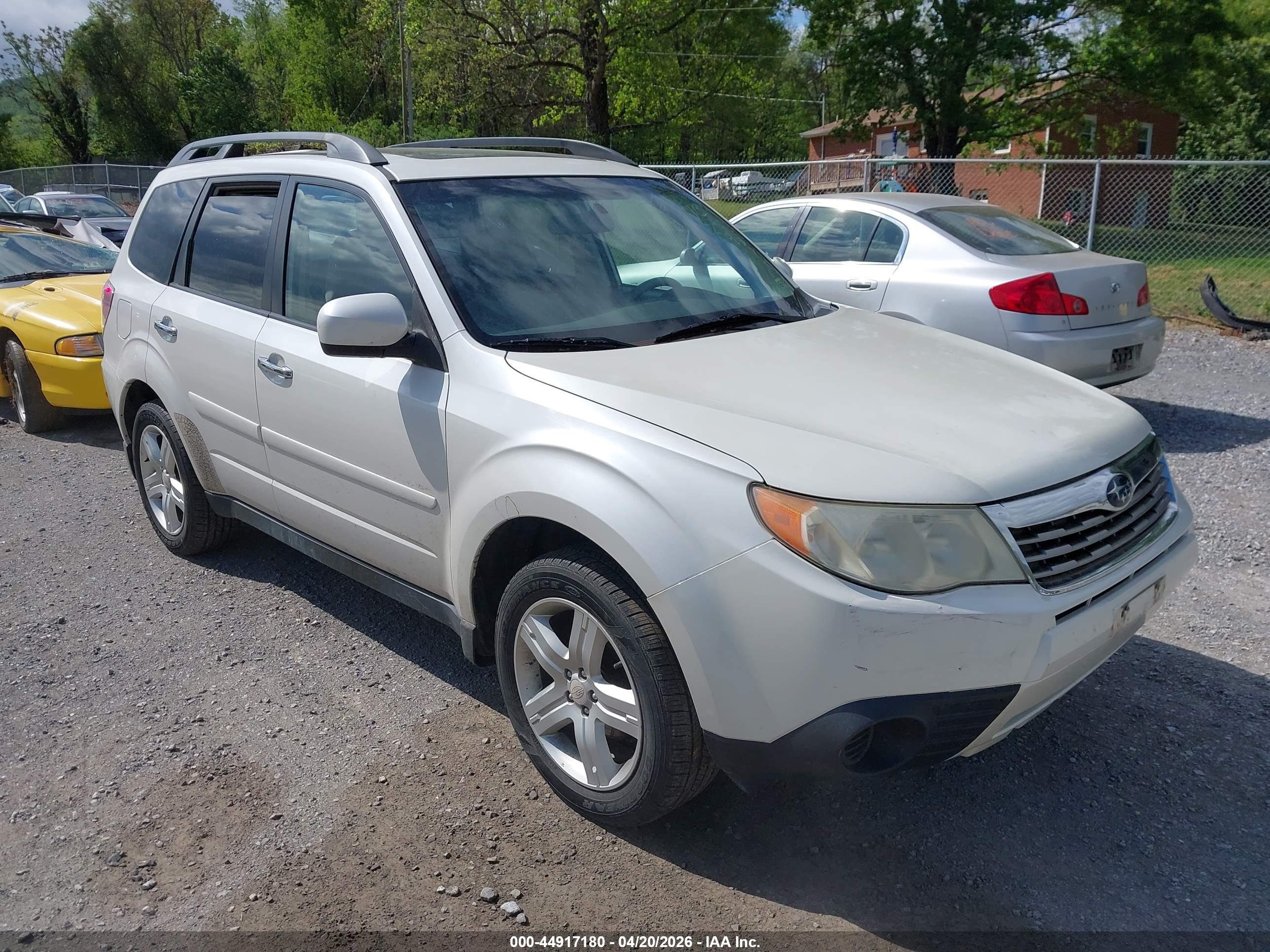 SUBARU FORESTER image 6