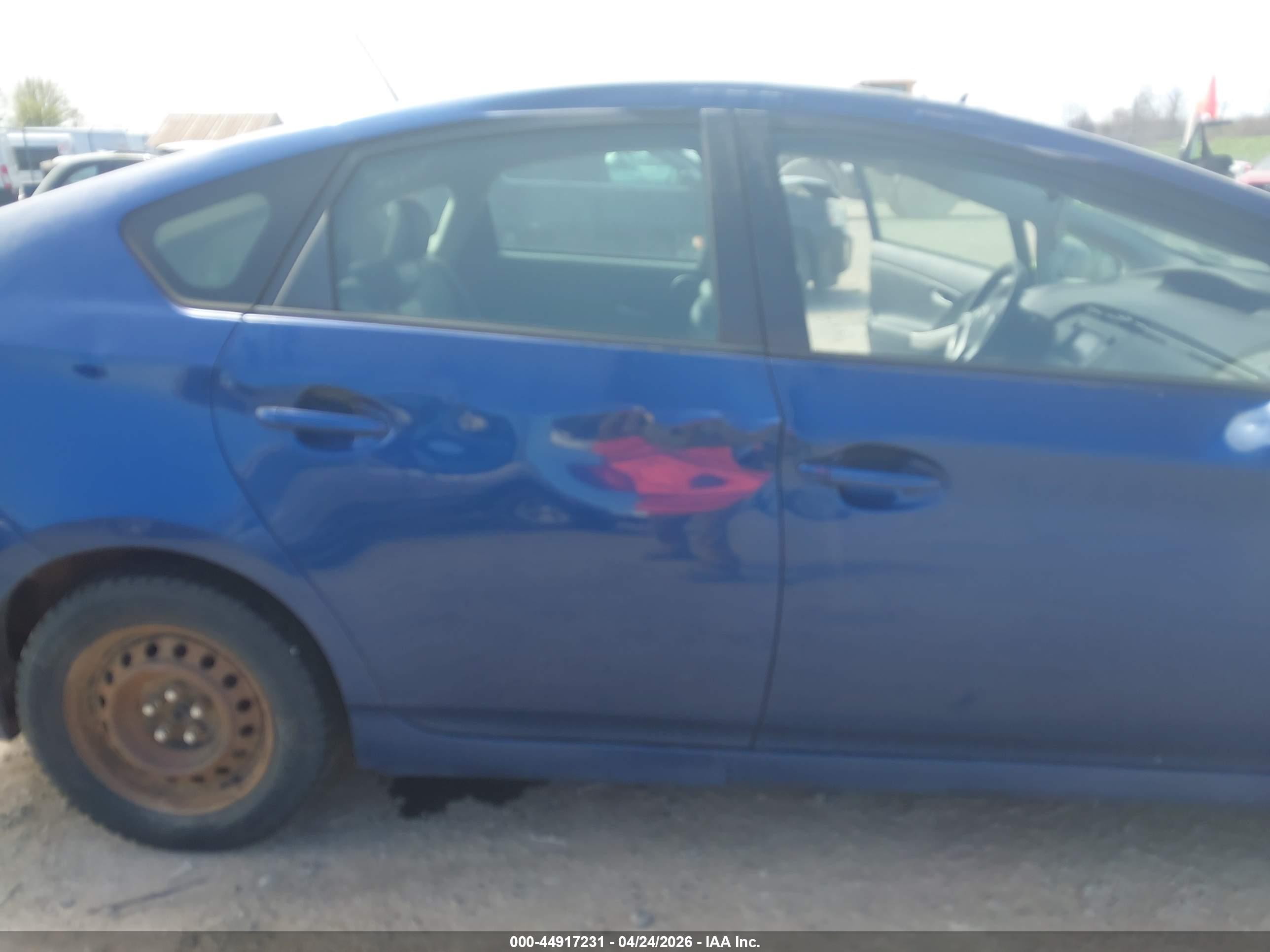 TOYOTA PRIUS image 6