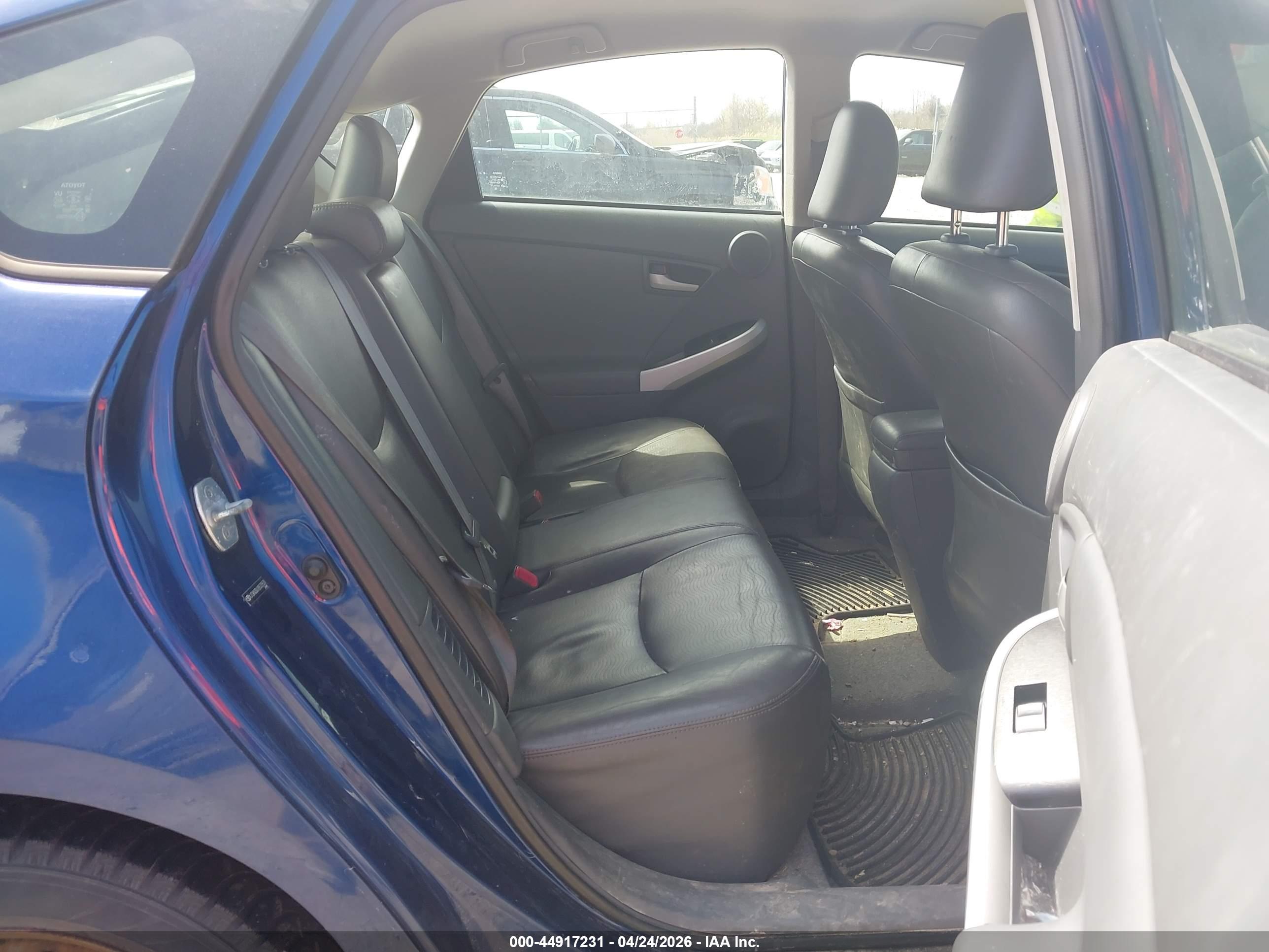 TOYOTA PRIUS image 8