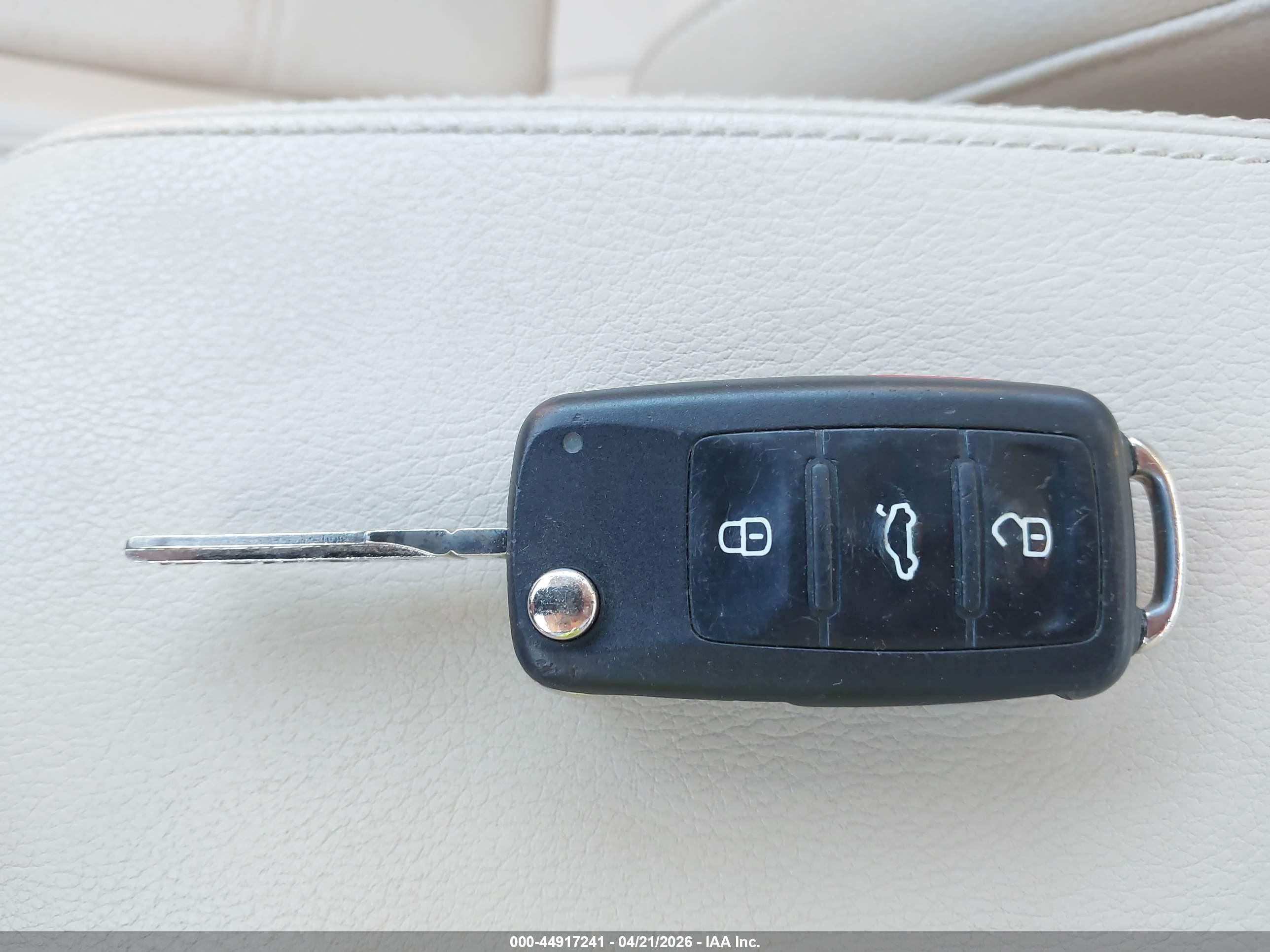 VOLKSWAGEN PASSAT image 11