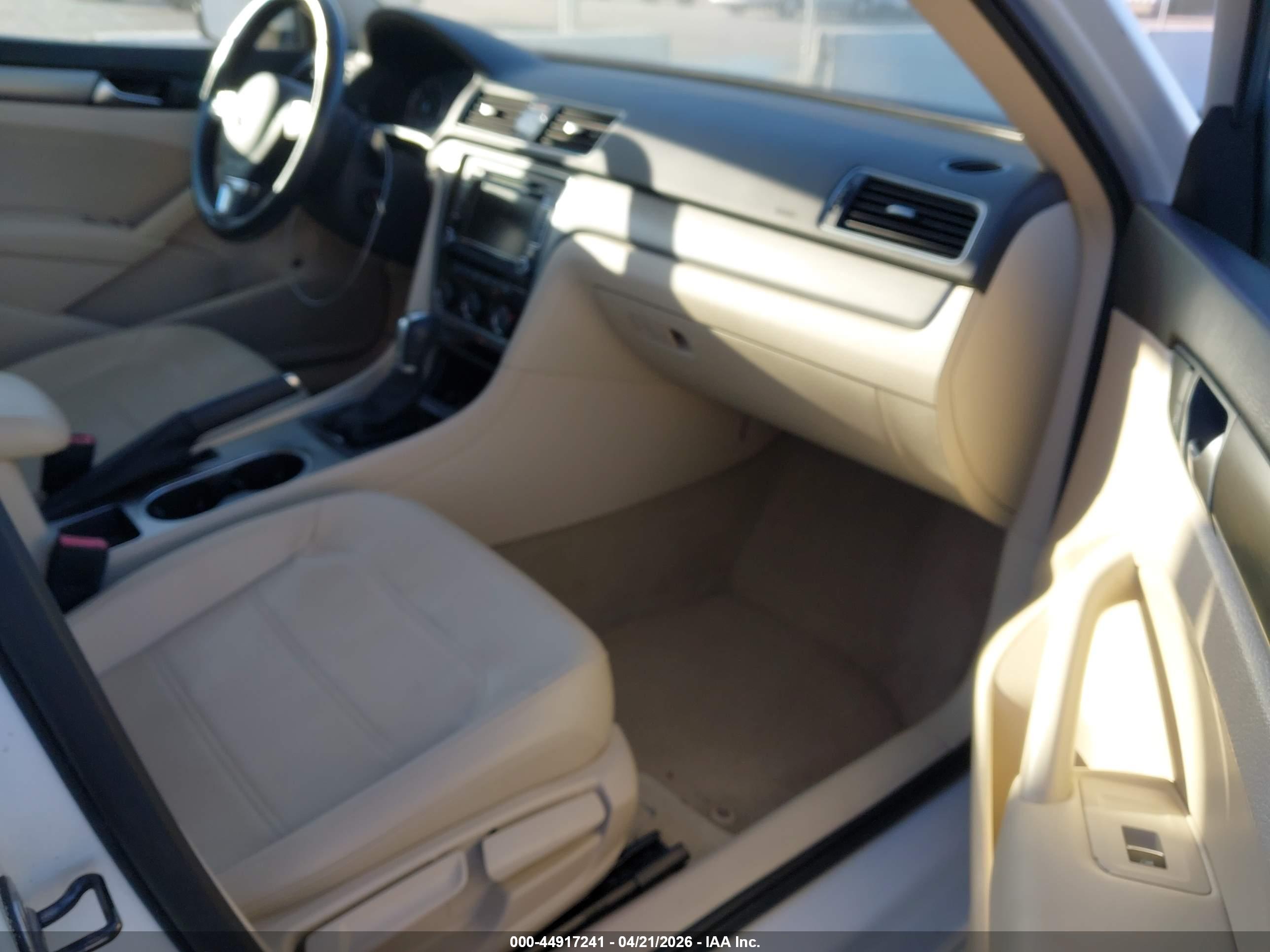 VOLKSWAGEN PASSAT image 5