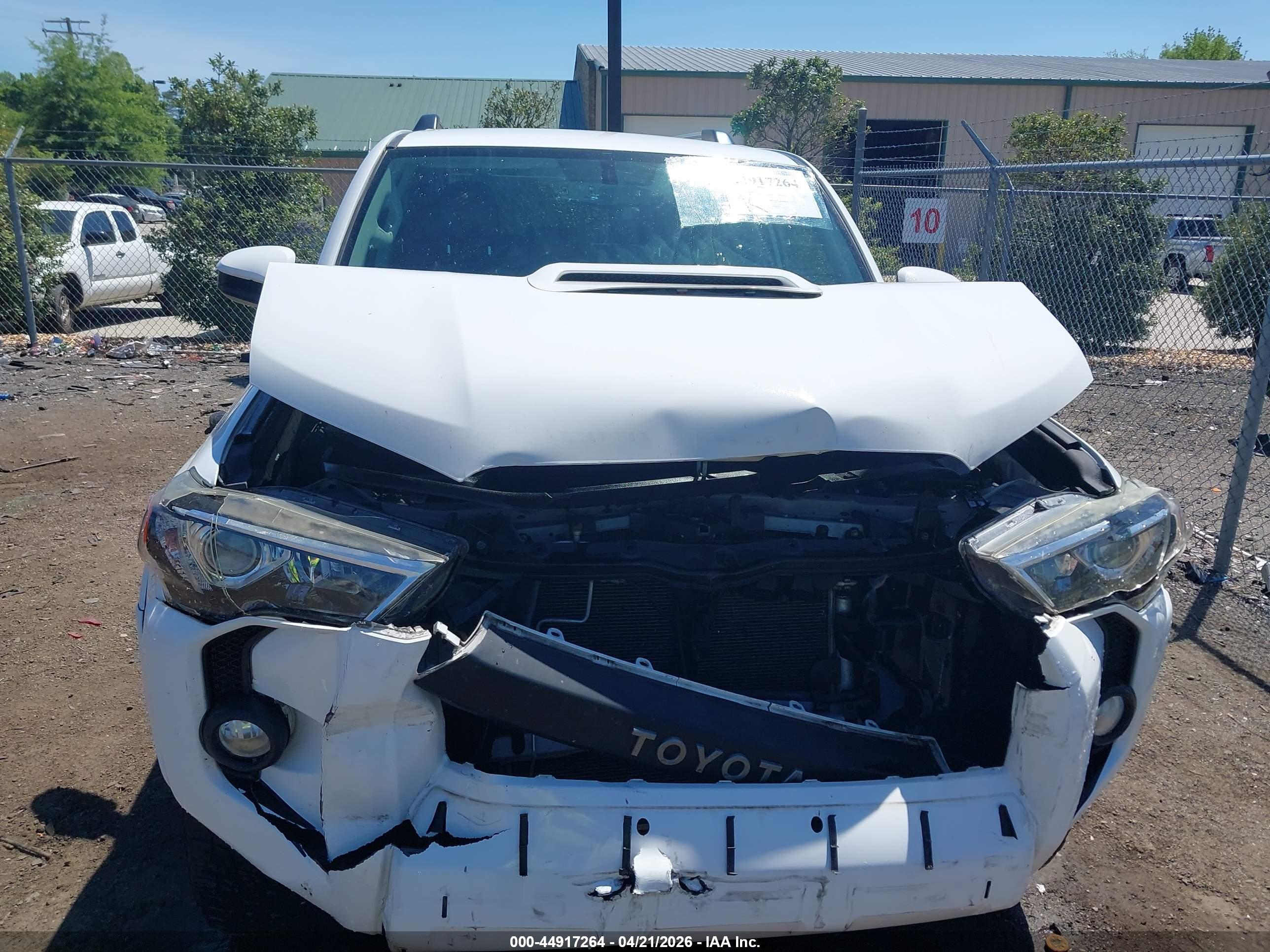 TOYOTA 4RUNNER image 6