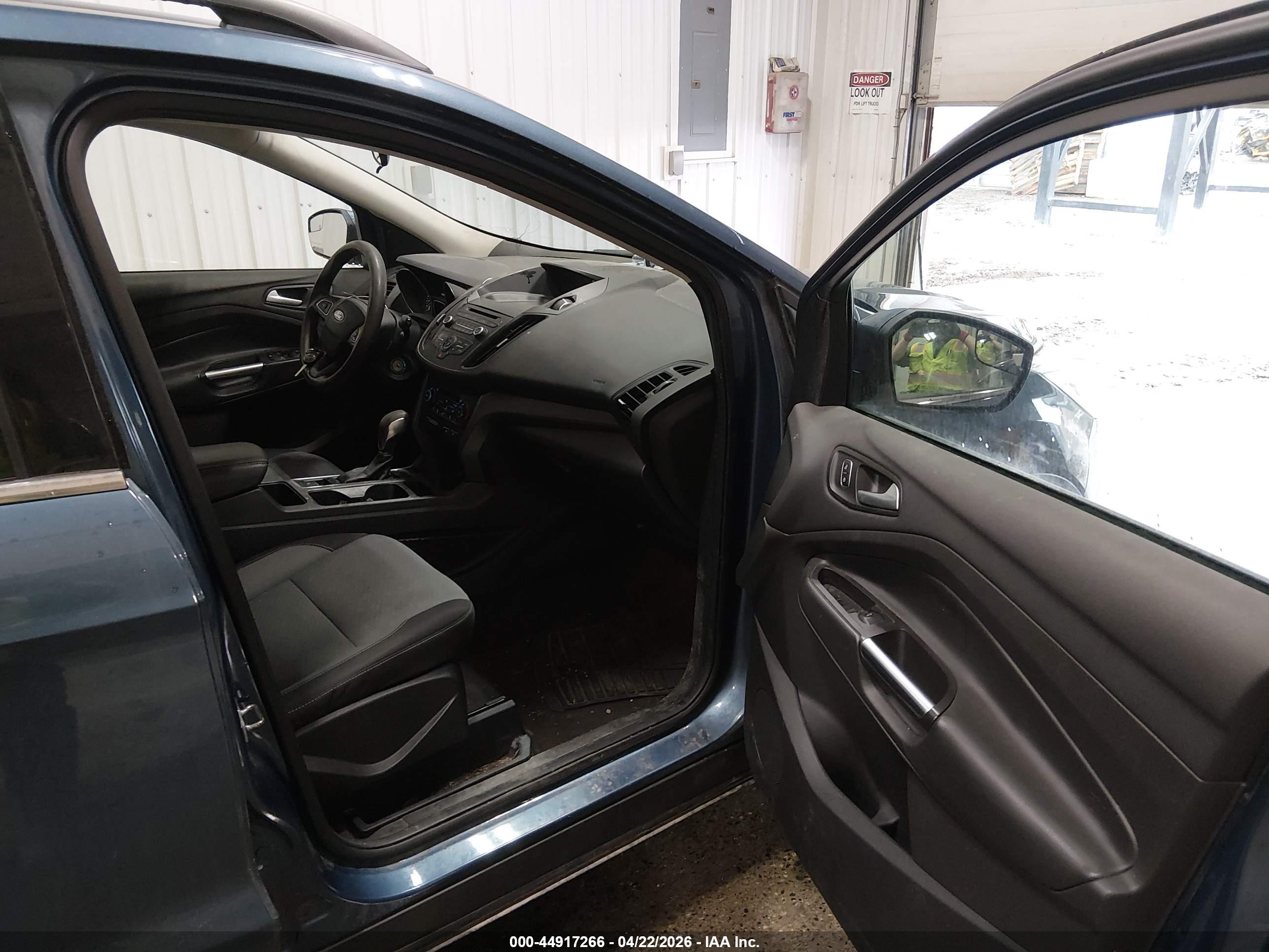 FORD ESCAPE image 5