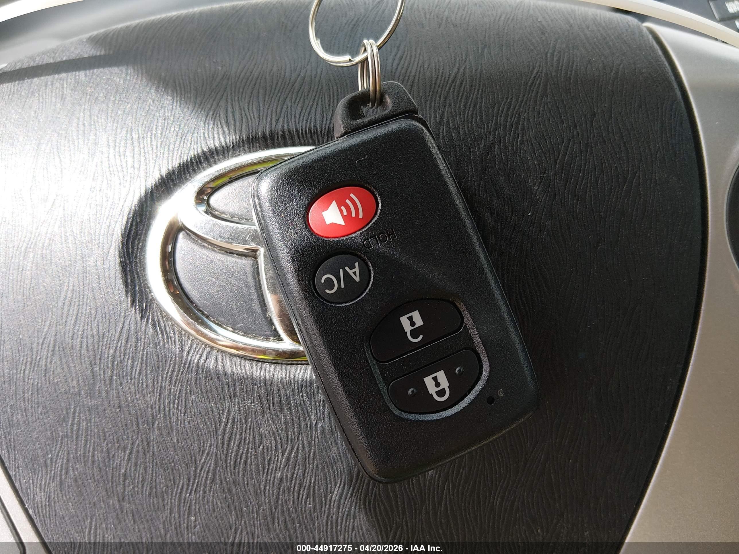 TOYOTA PRIUS image 11