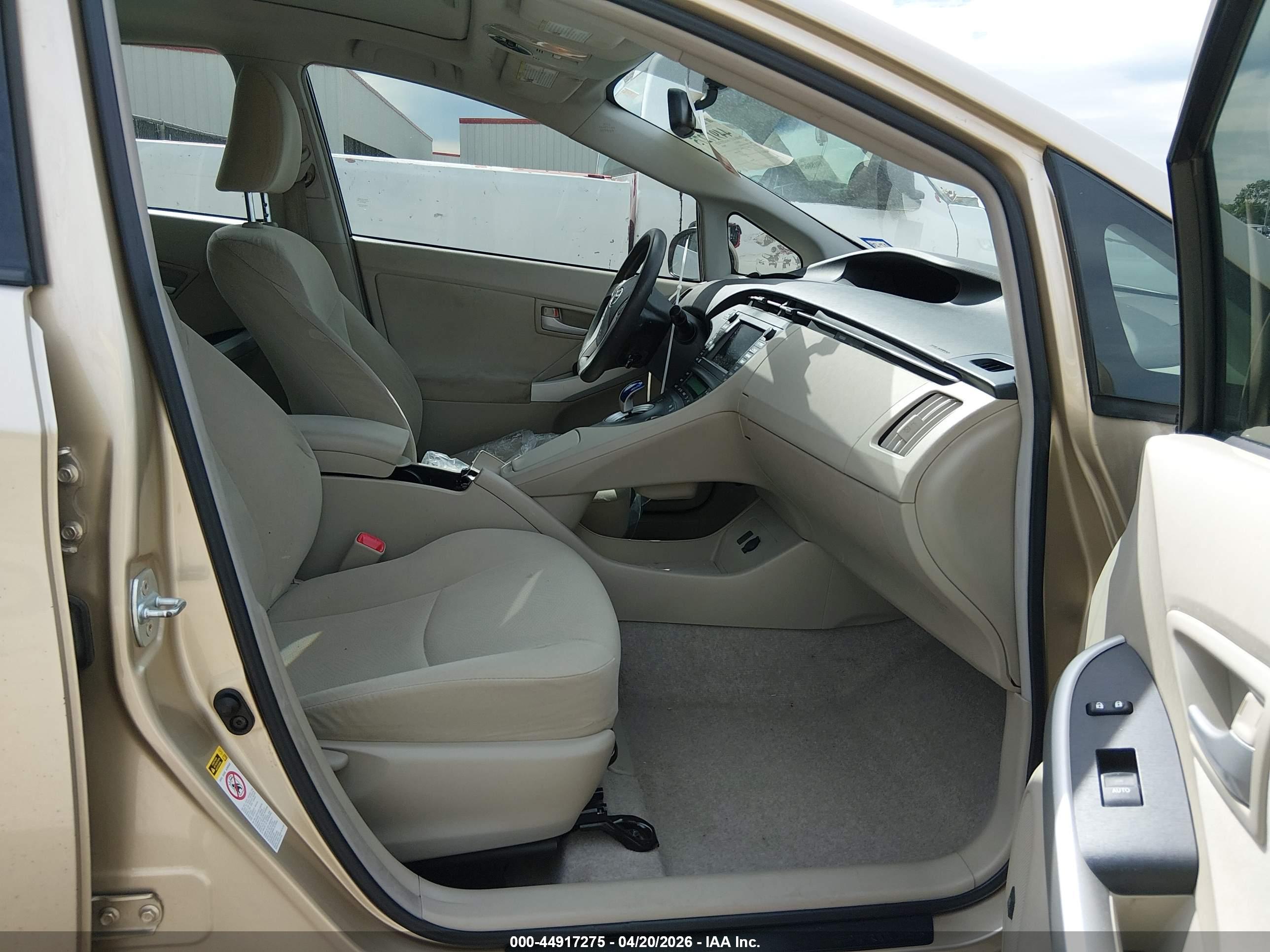 TOYOTA PRIUS image 5