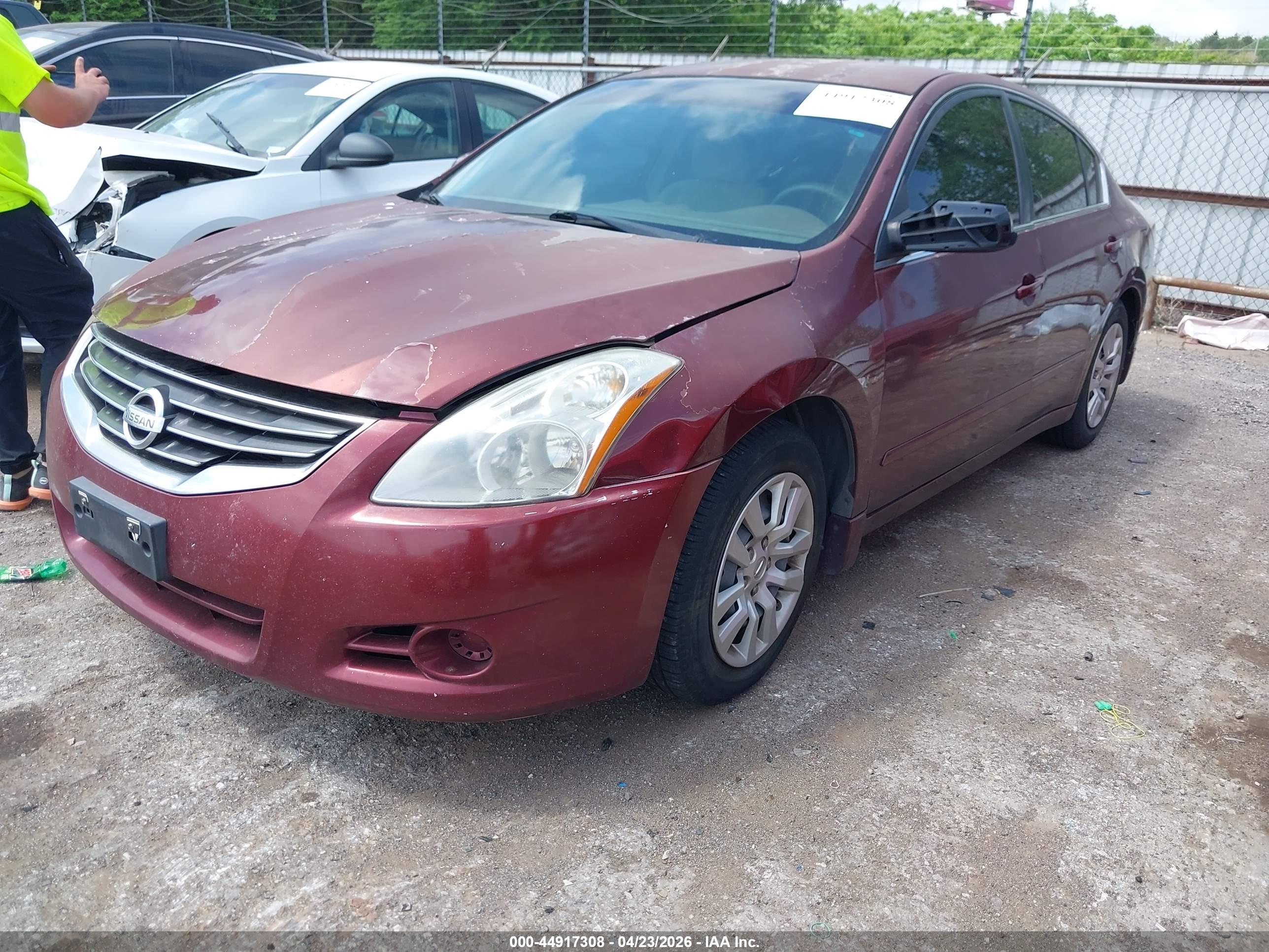 NISSAN ALTIMA image 2