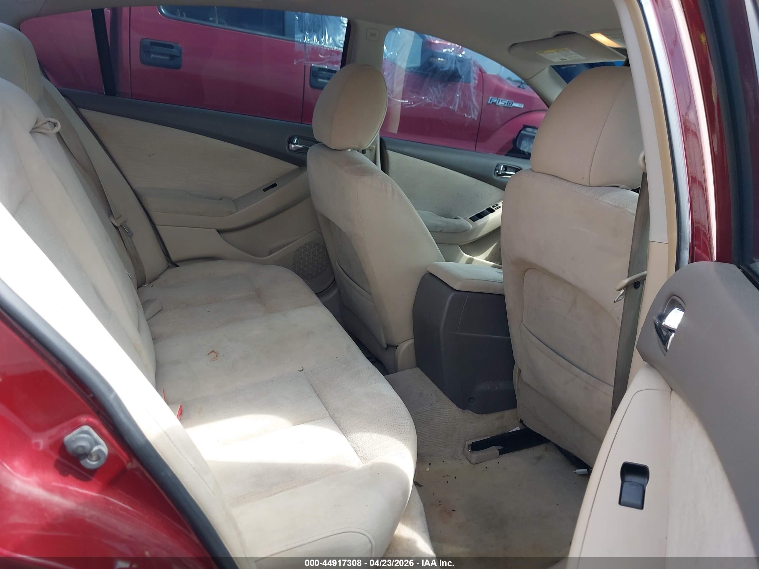 NISSAN ALTIMA image 8