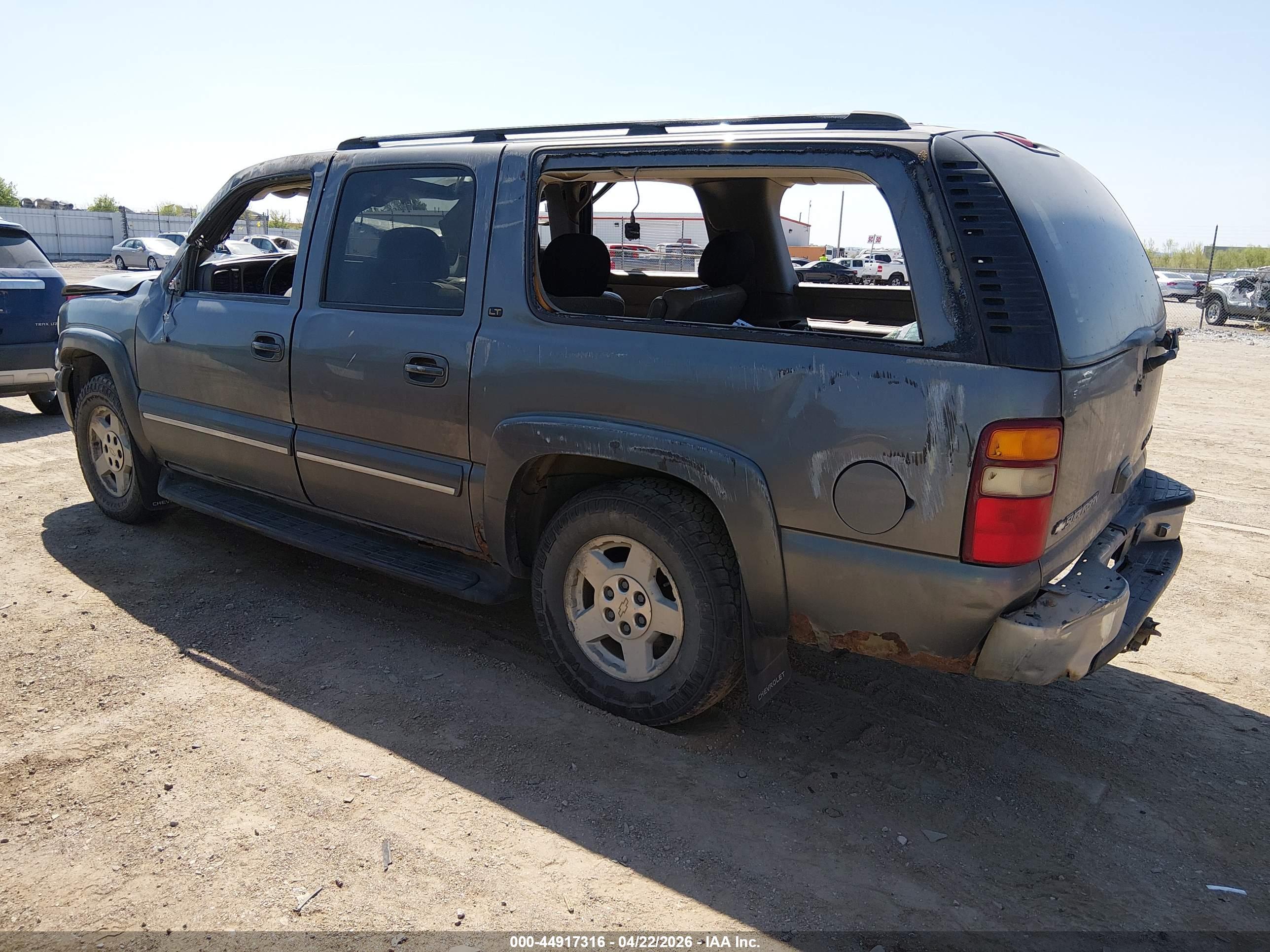 CHEVROLET SUBURBAN image 3