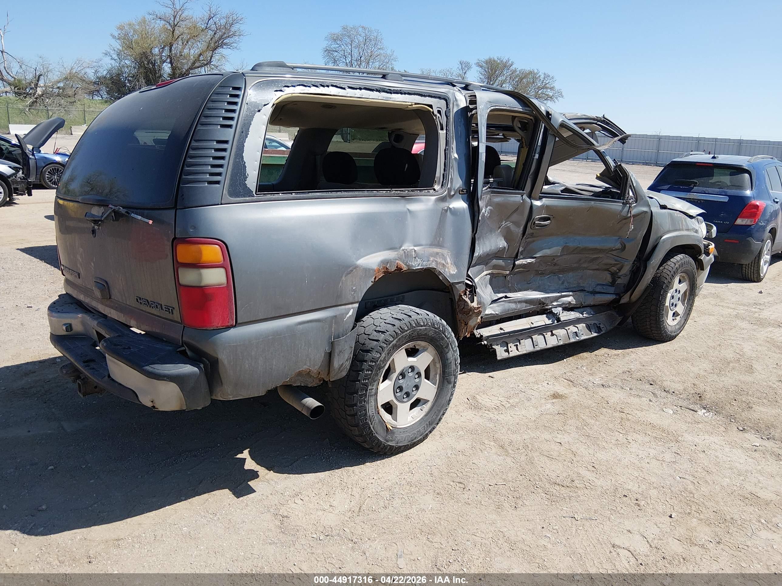 CHEVROLET SUBURBAN image 4