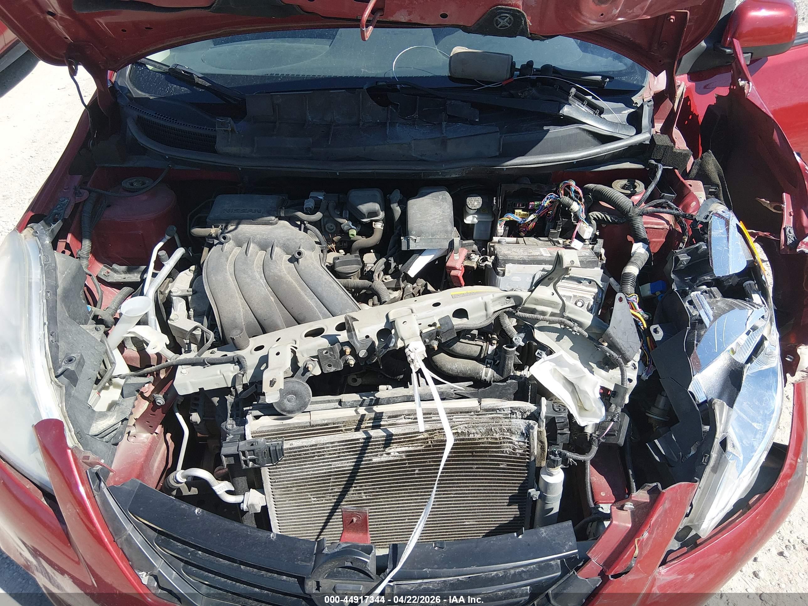NISSAN VERSA image 10