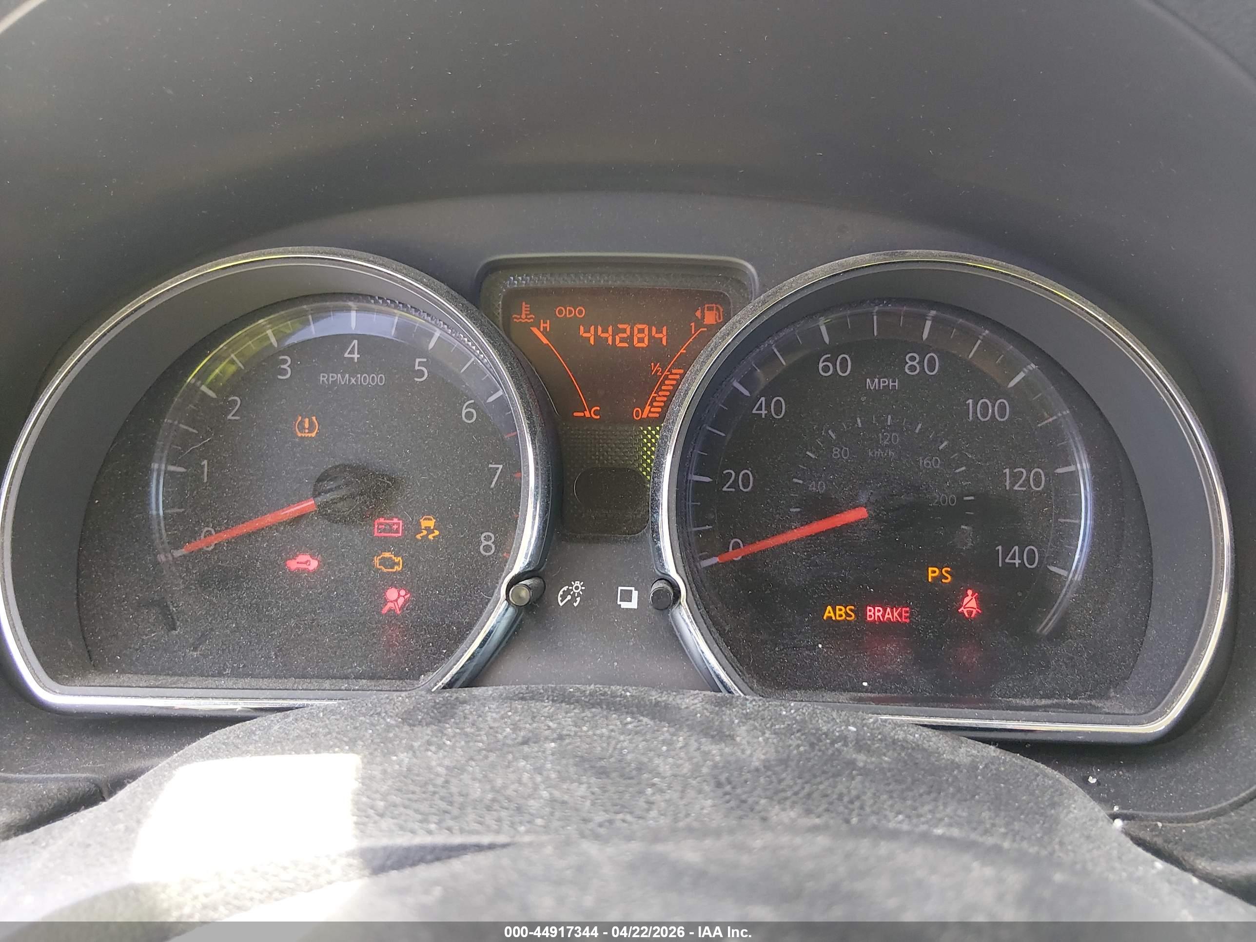 NISSAN VERSA image 7