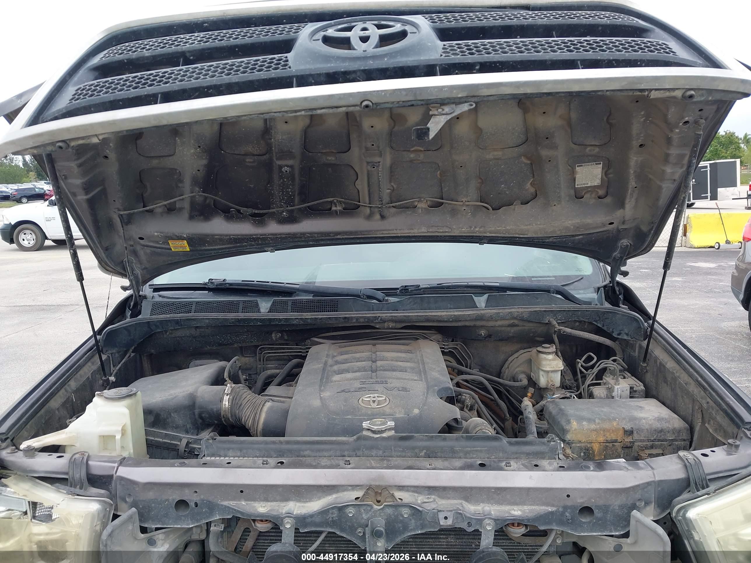 TOYOTA TUNDRA image 10