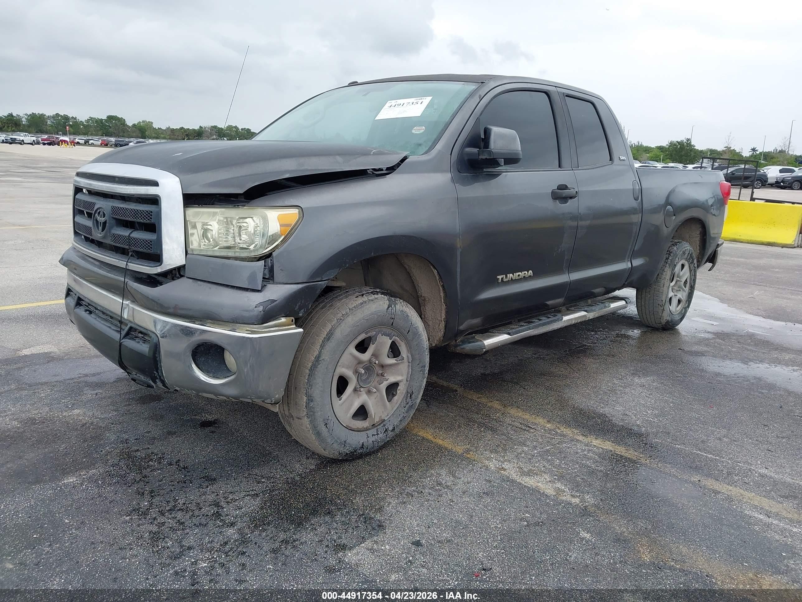 TOYOTA TUNDRA image 2