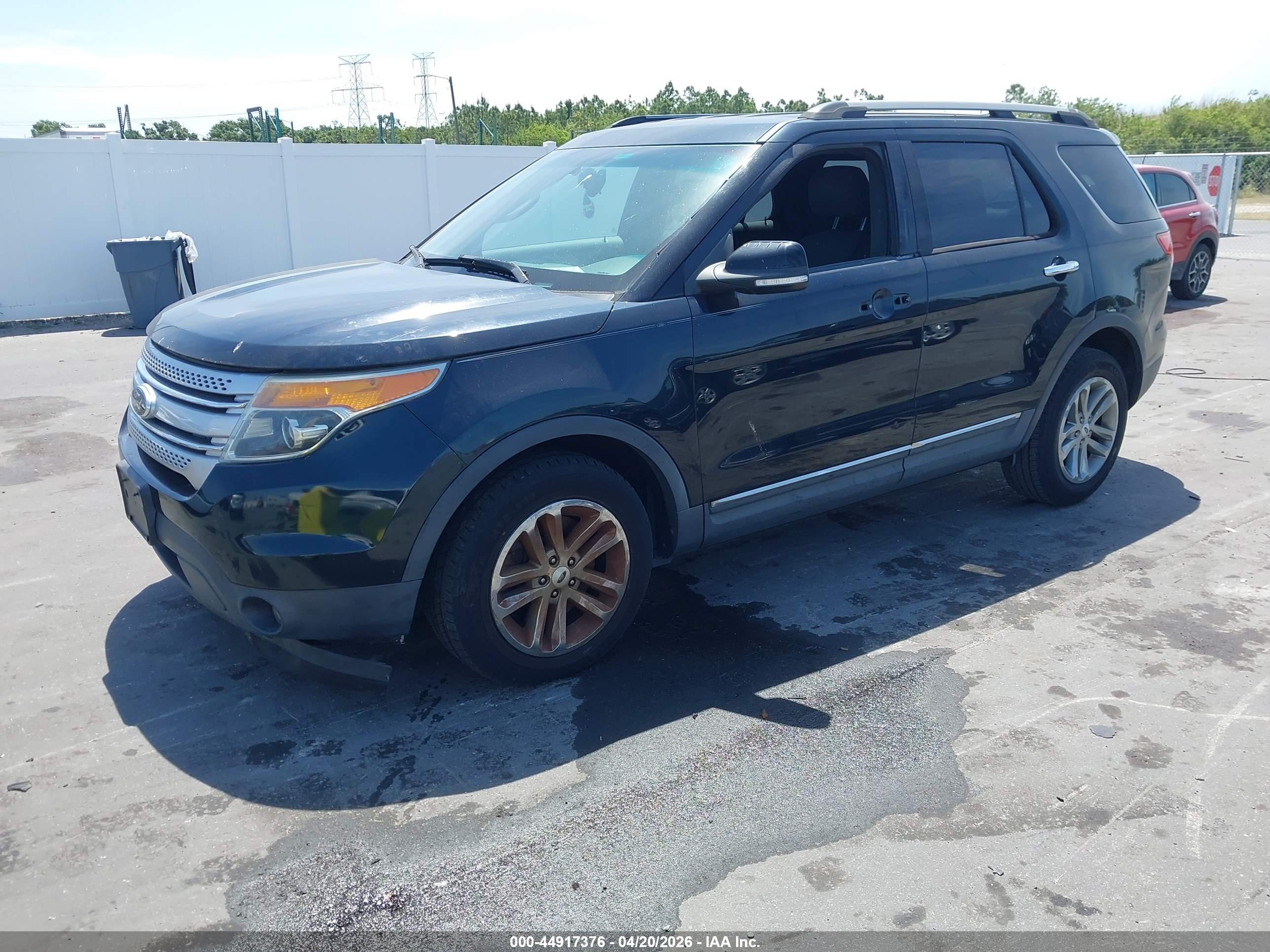 FORD EXPLORER image 2