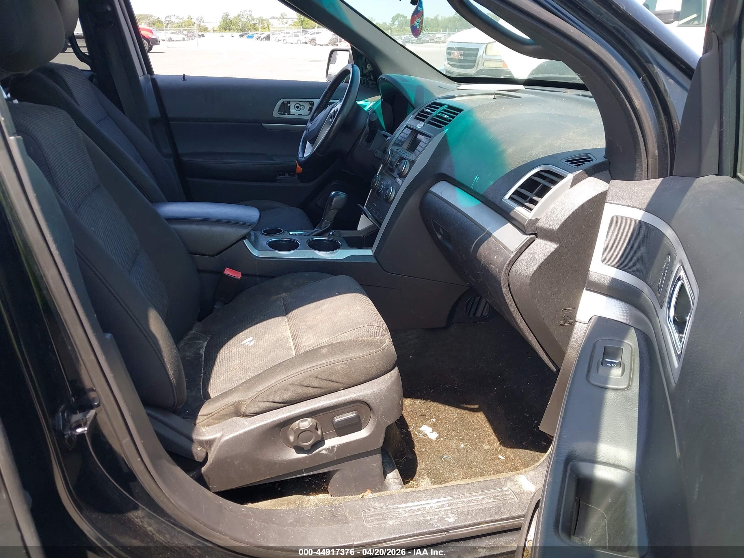 FORD EXPLORER image 5