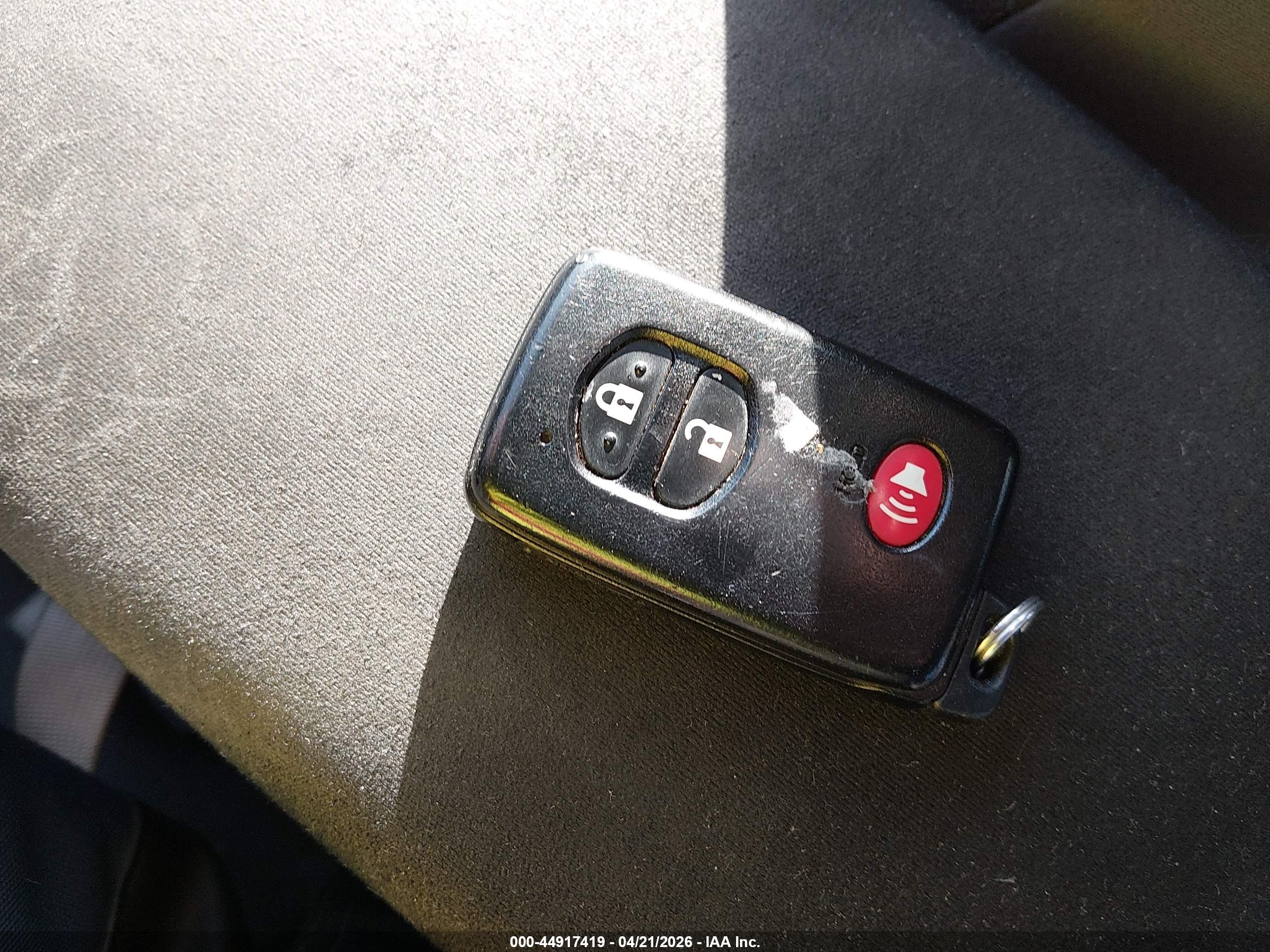 TOYOTA PRIUS image 11
