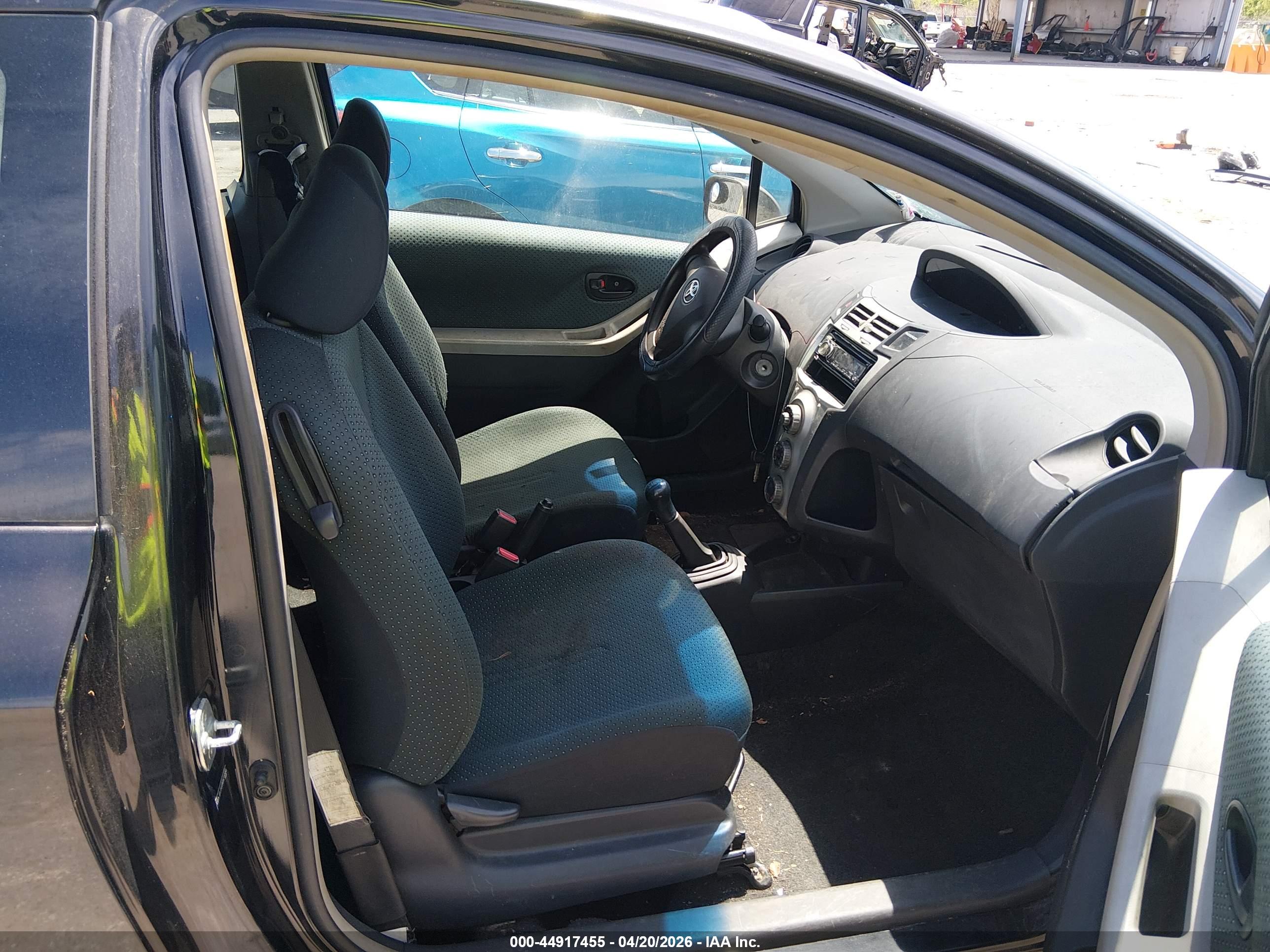 TOYOTA YARIS image 5