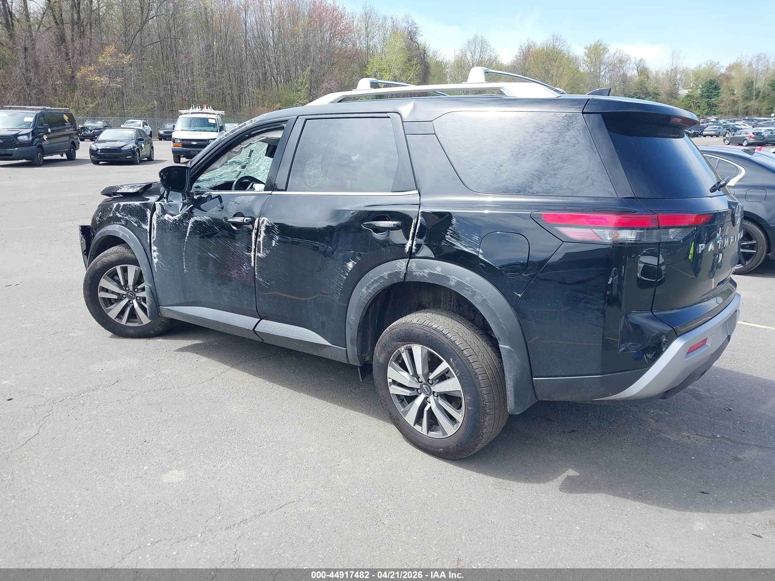 NISSAN PATHFINDER image 3