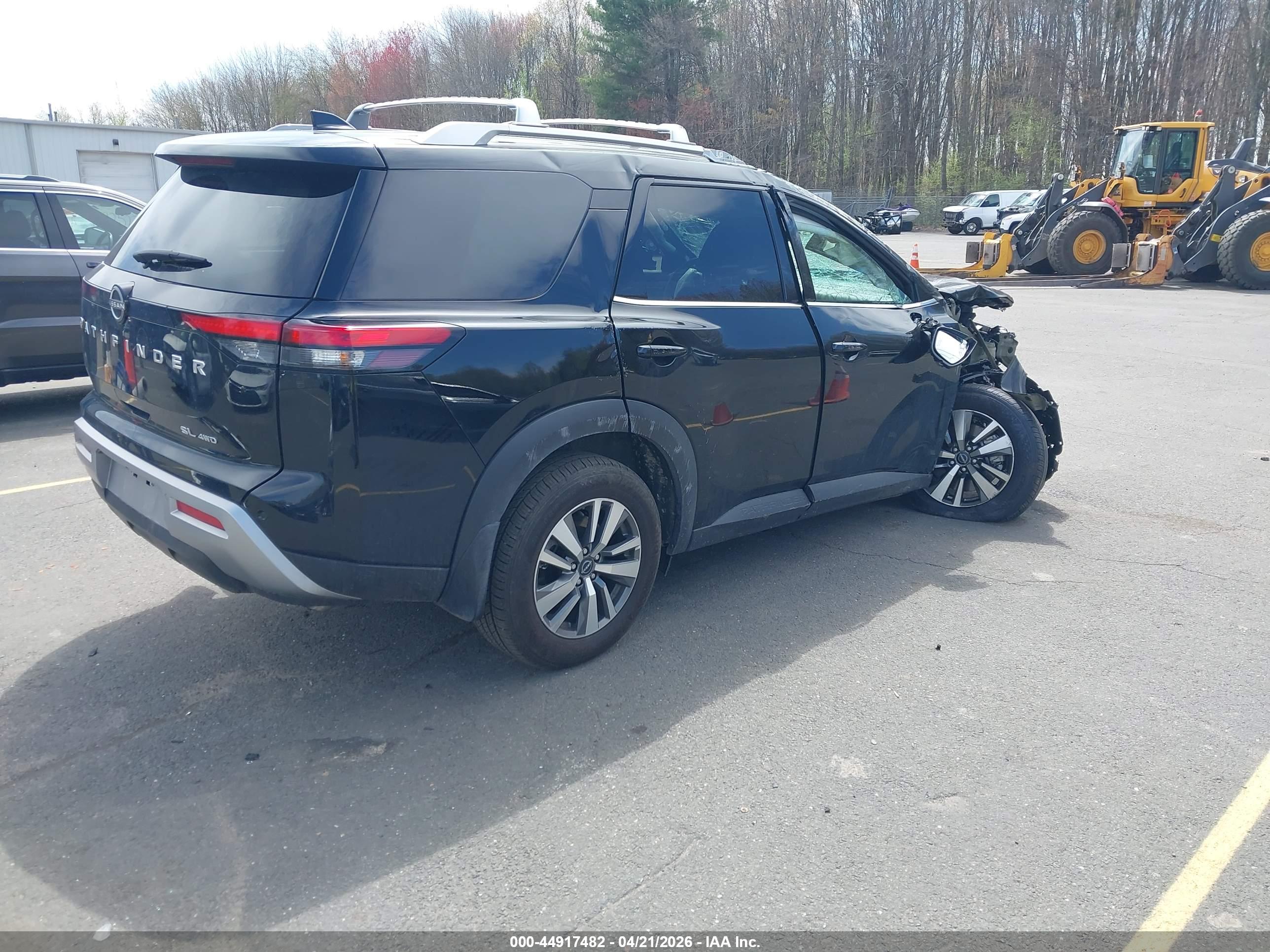NISSAN PATHFINDER image 4