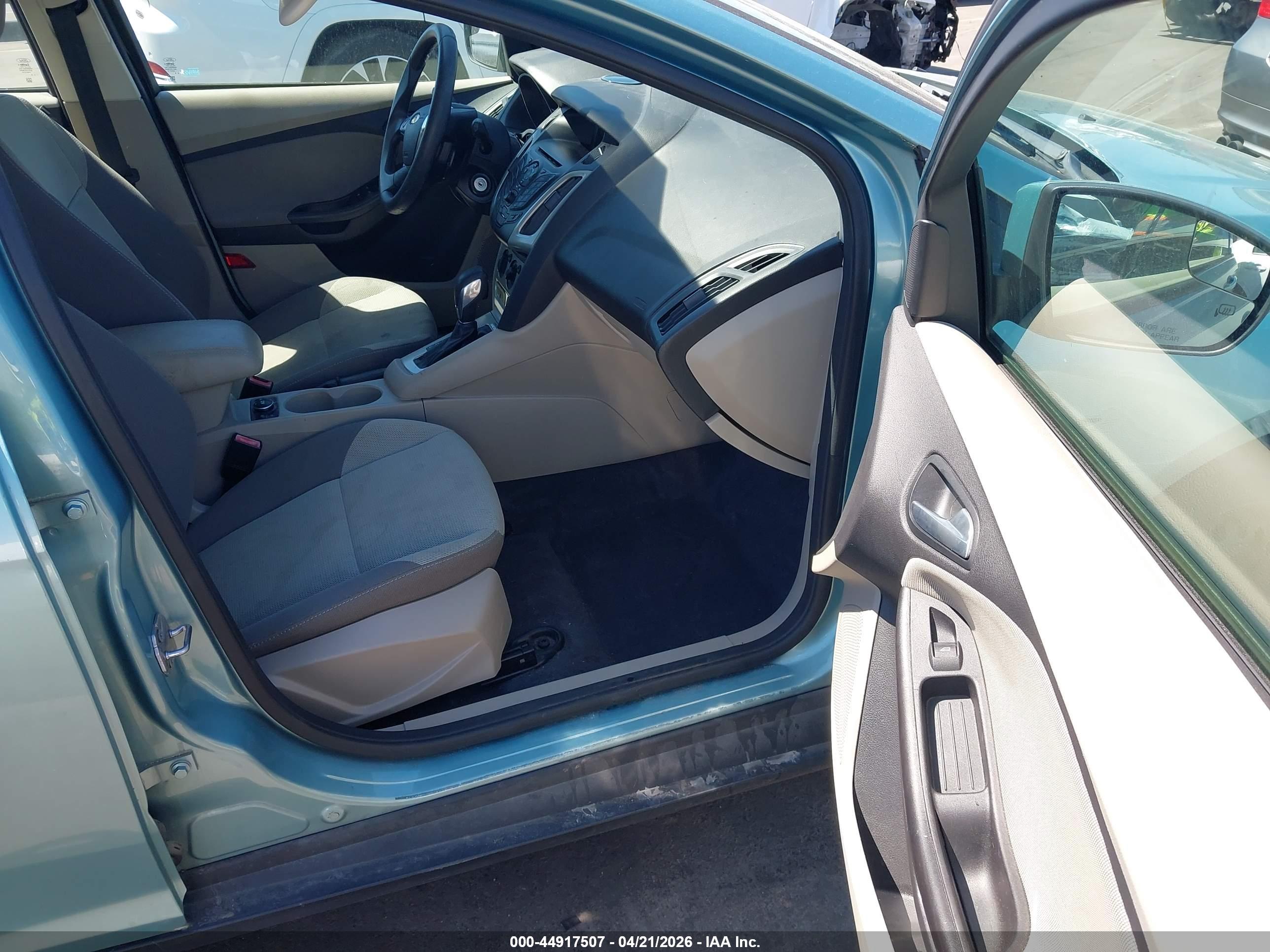 FORD FOCUS image 5