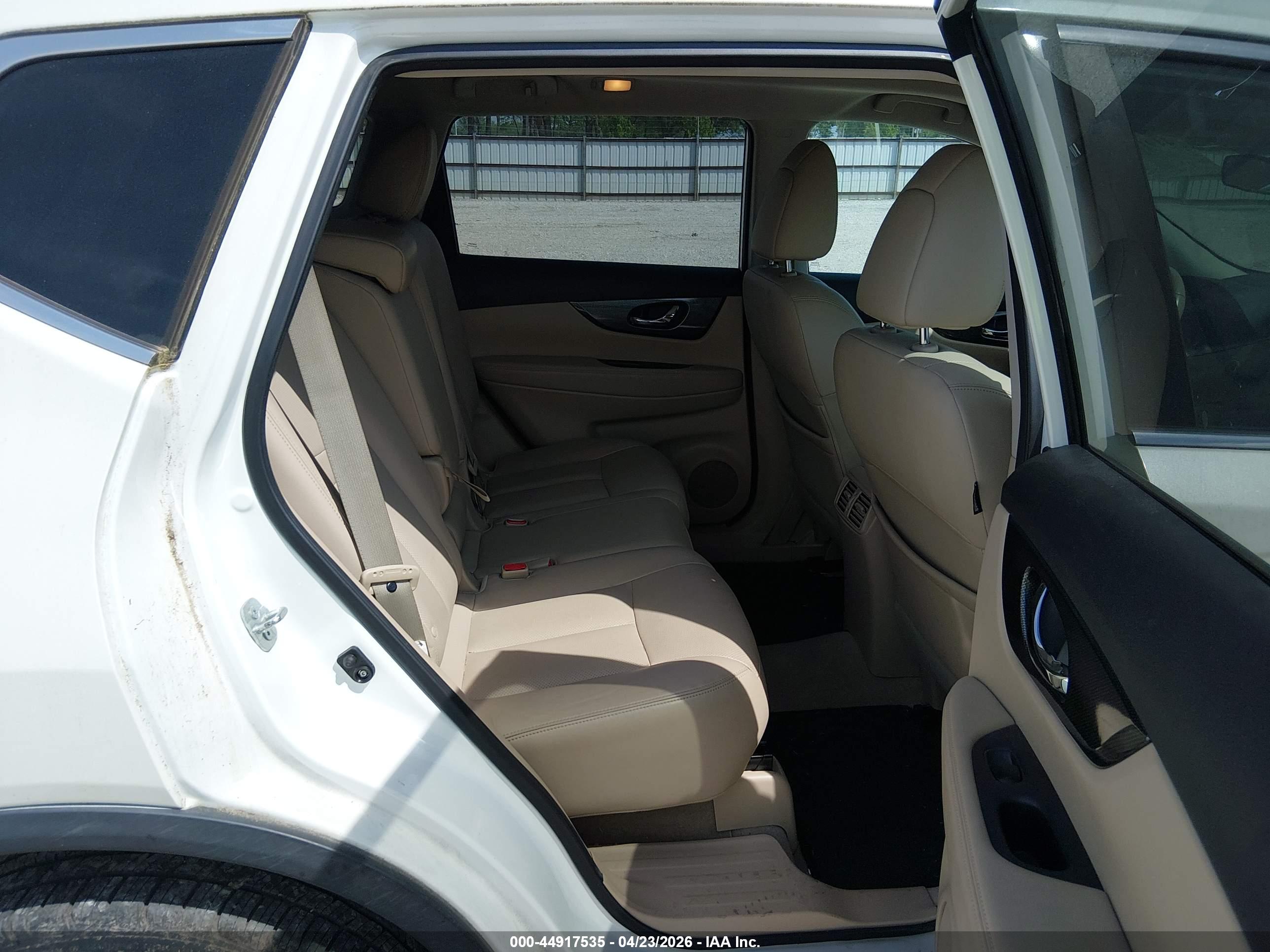 NISSAN ROGUE image 8