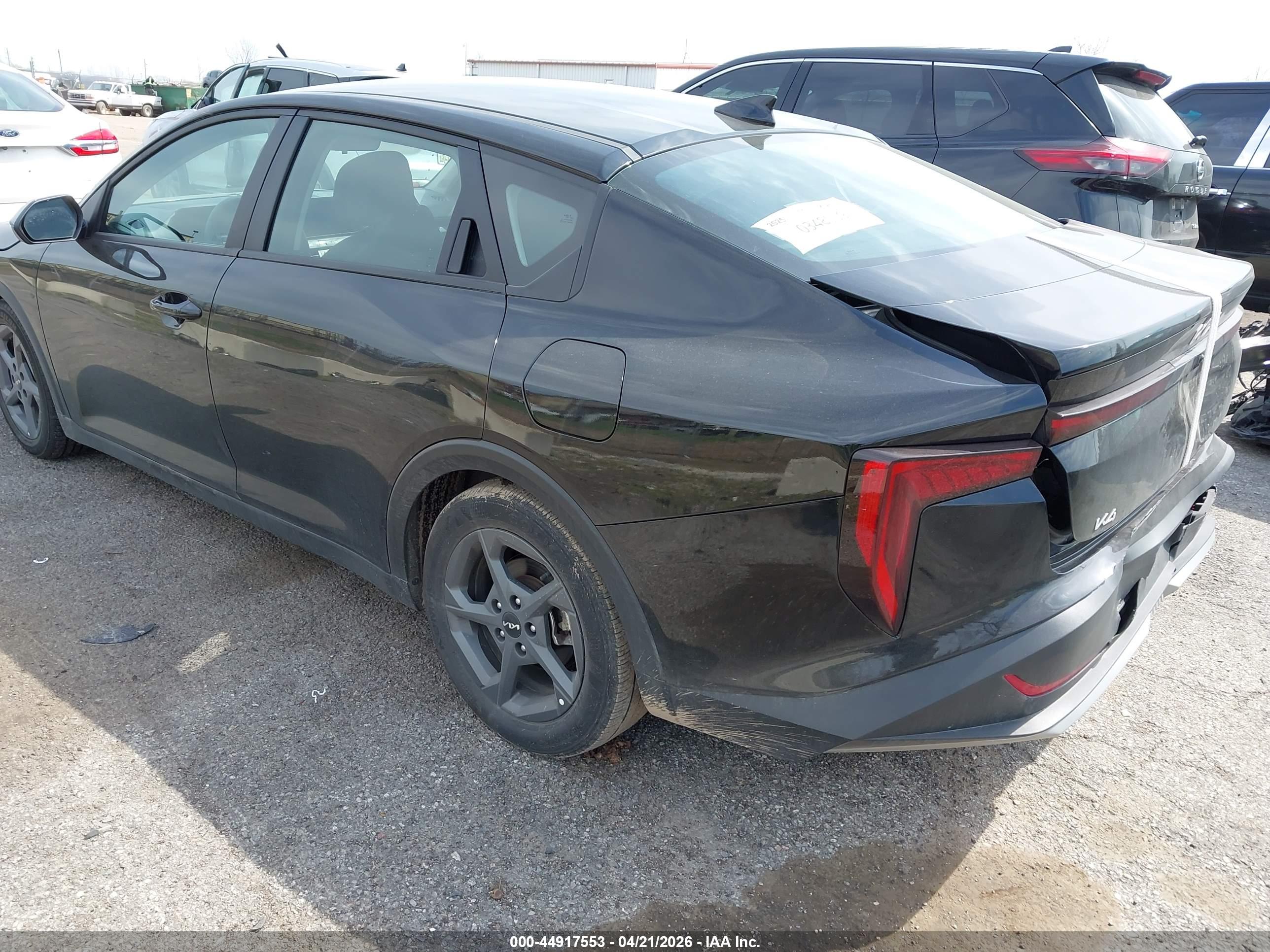 KIA K4 image 3