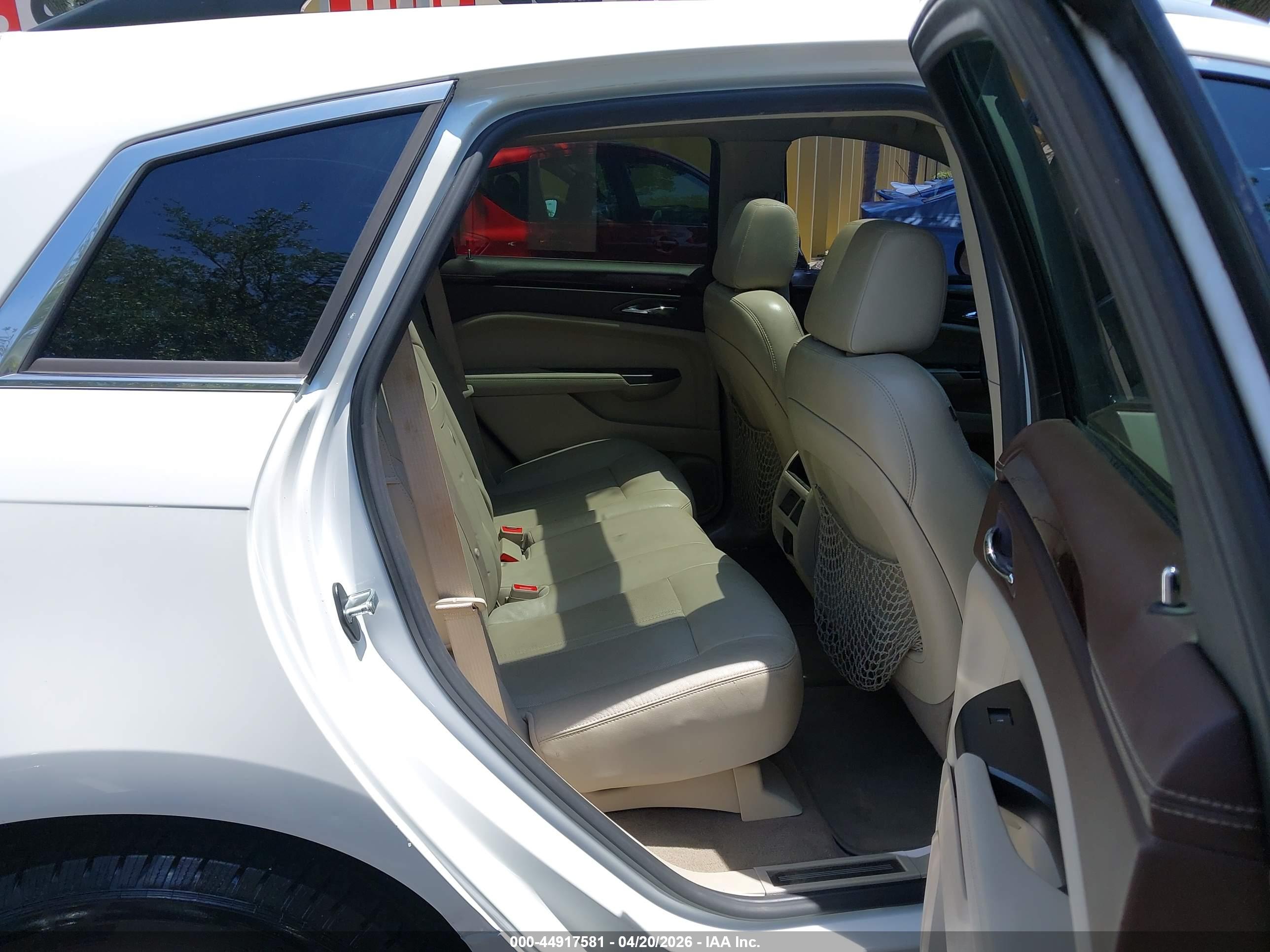 CADILLAC SRX image 8