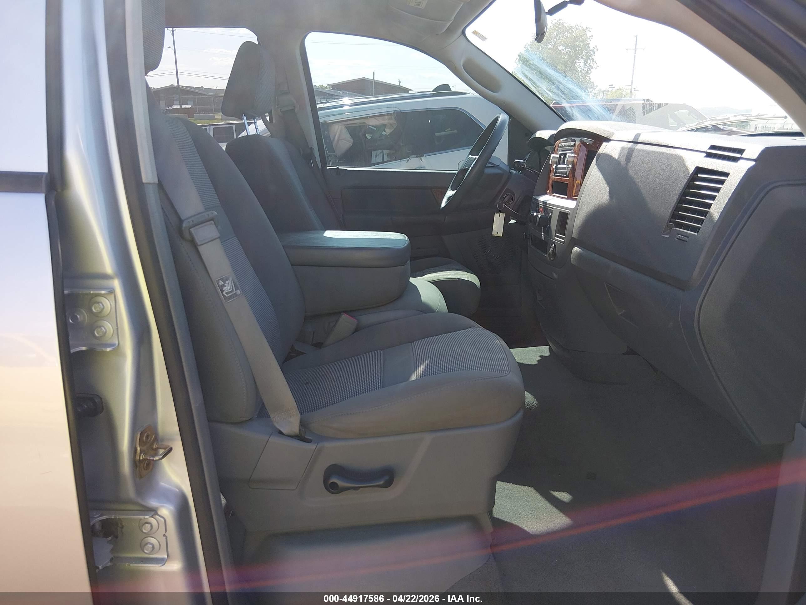 DODGE RAM image 5