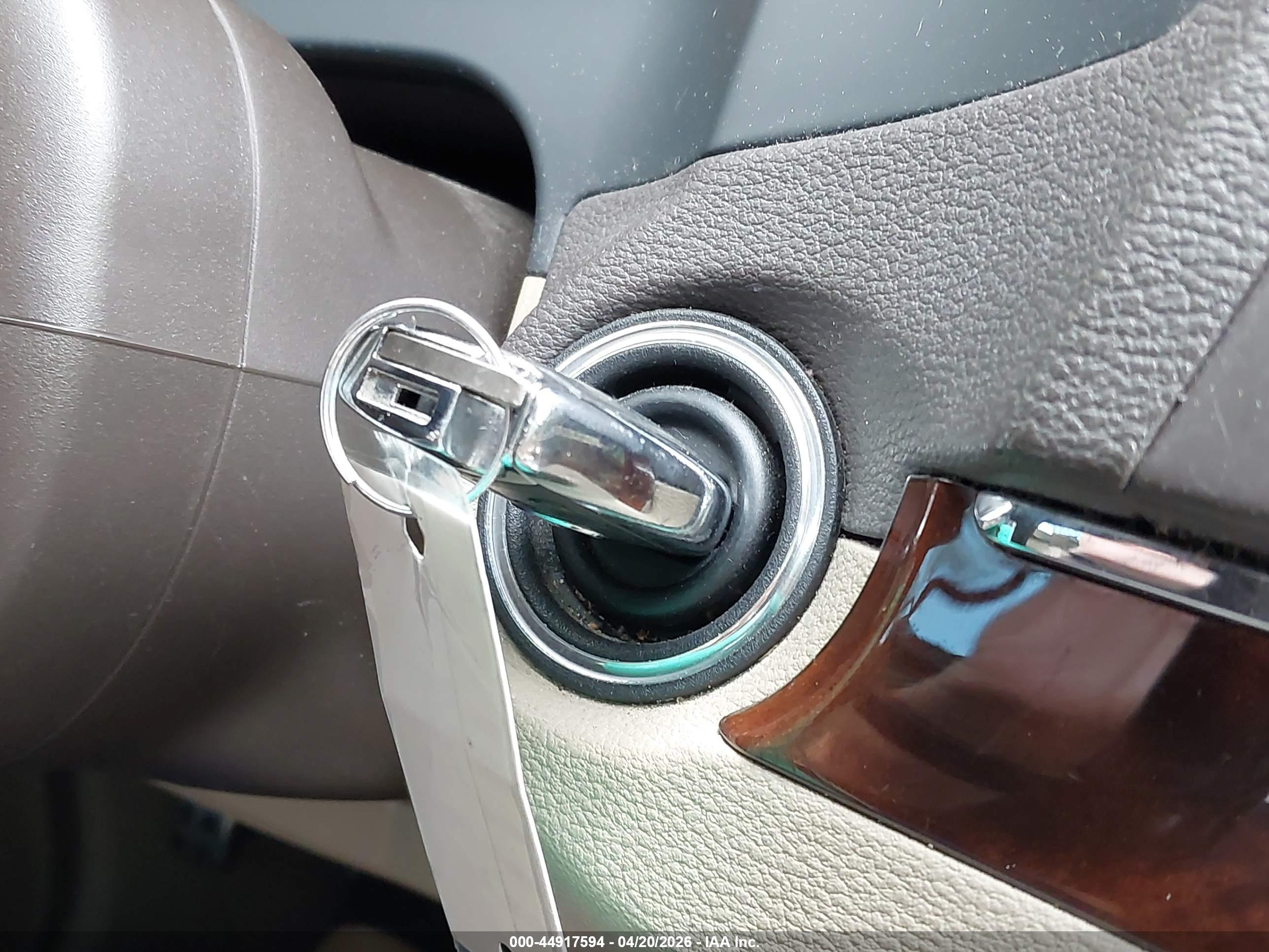 MERCEDES-BENZ E image 11