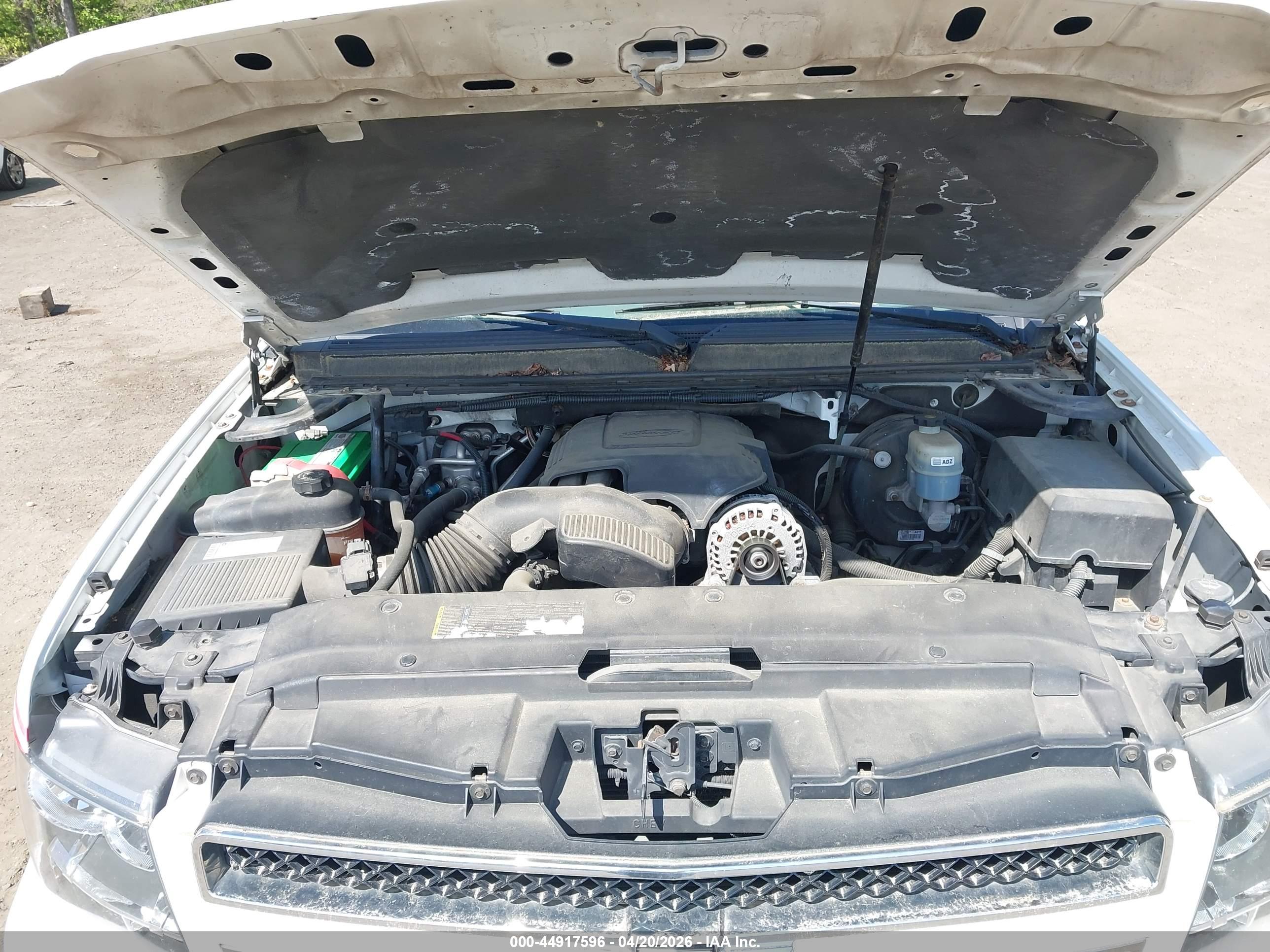 CHEVROLET TAHOE image 10