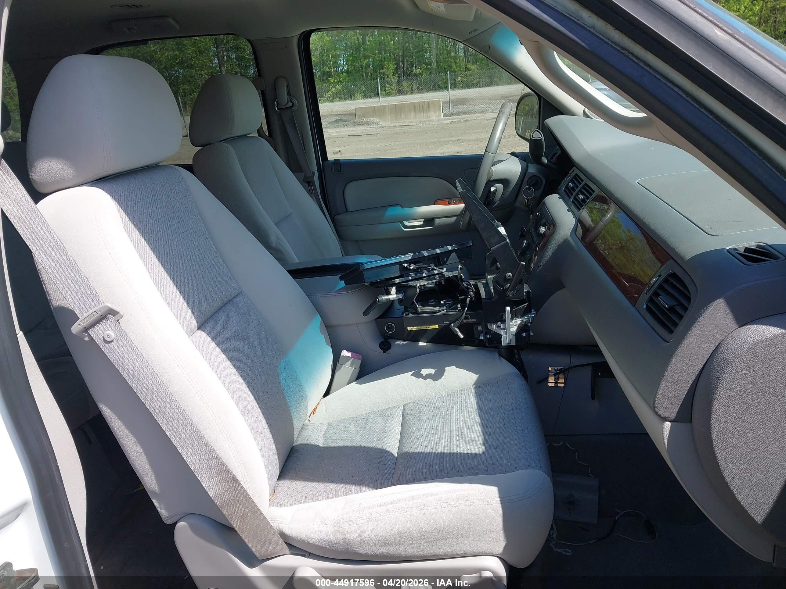 CHEVROLET TAHOE image 5