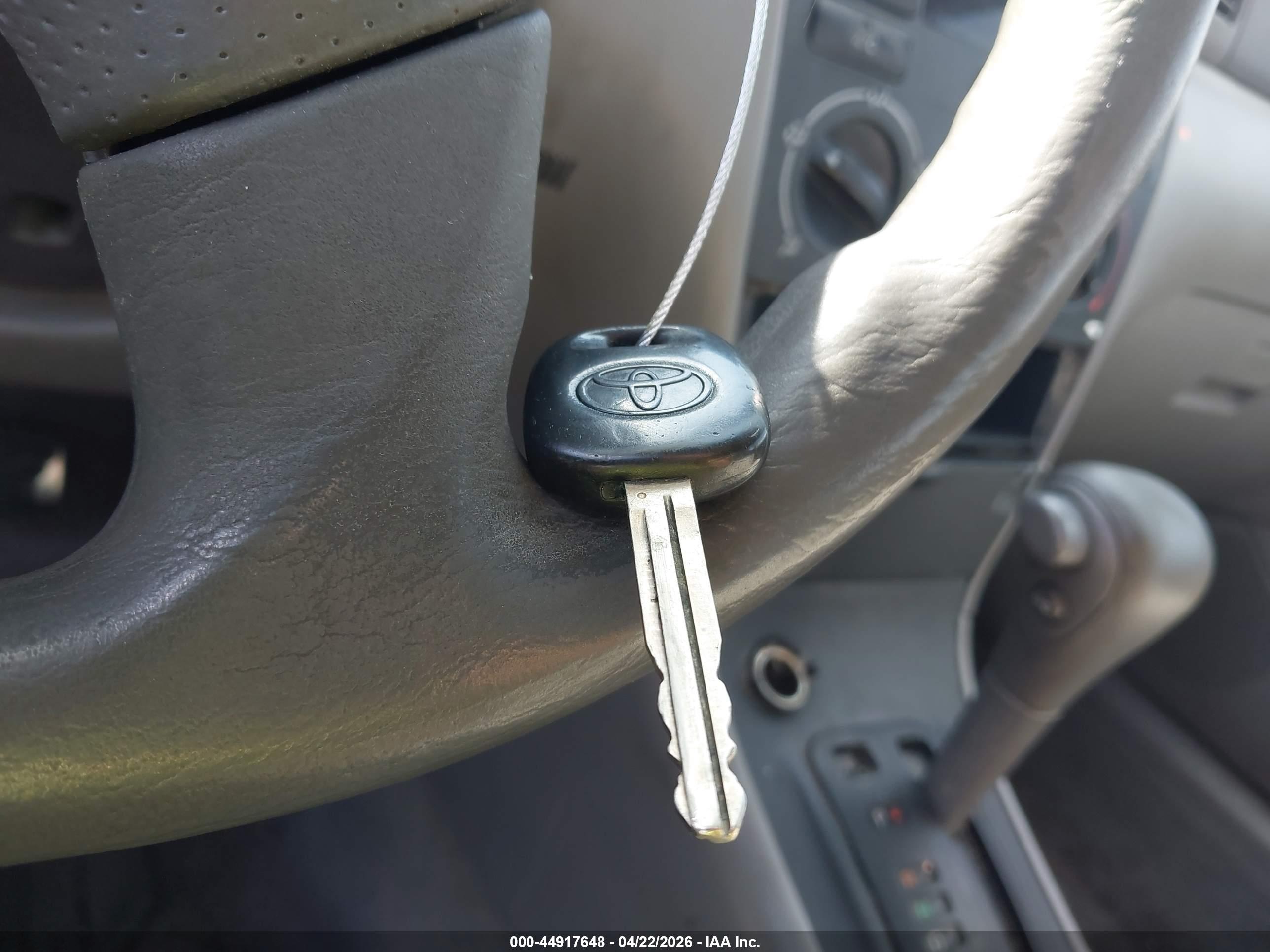 TOYOTA COROLLA image 11