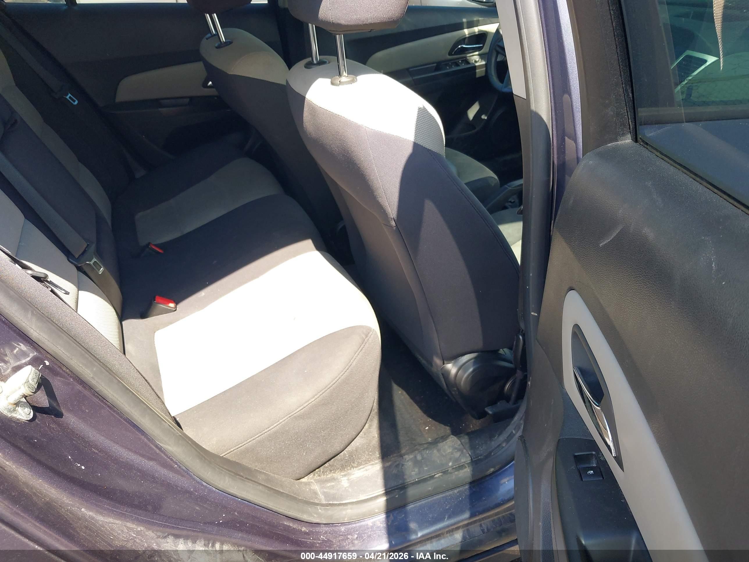CHEVROLET CRUZE image 8