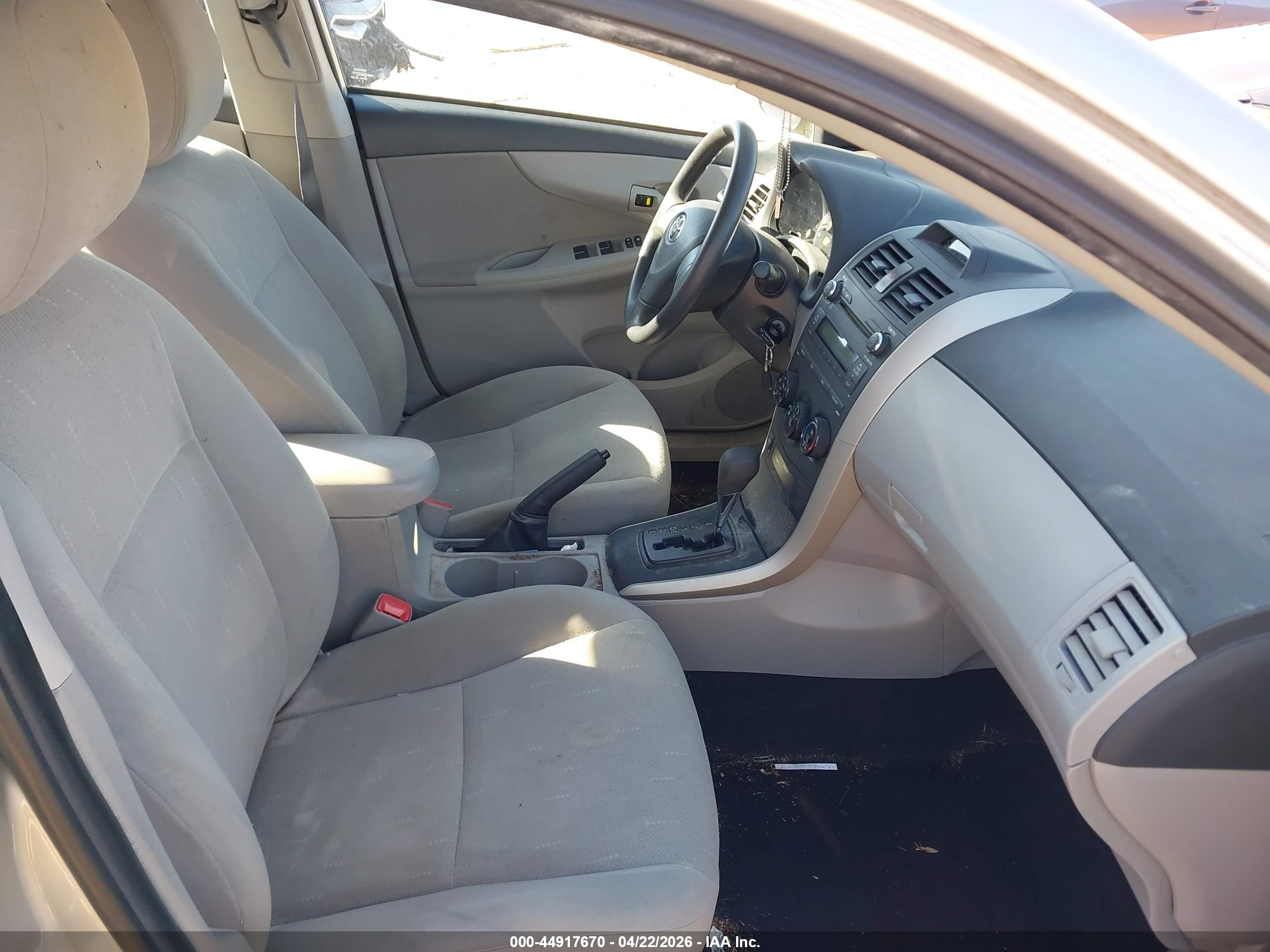 TOYOTA COROLLA image 5
