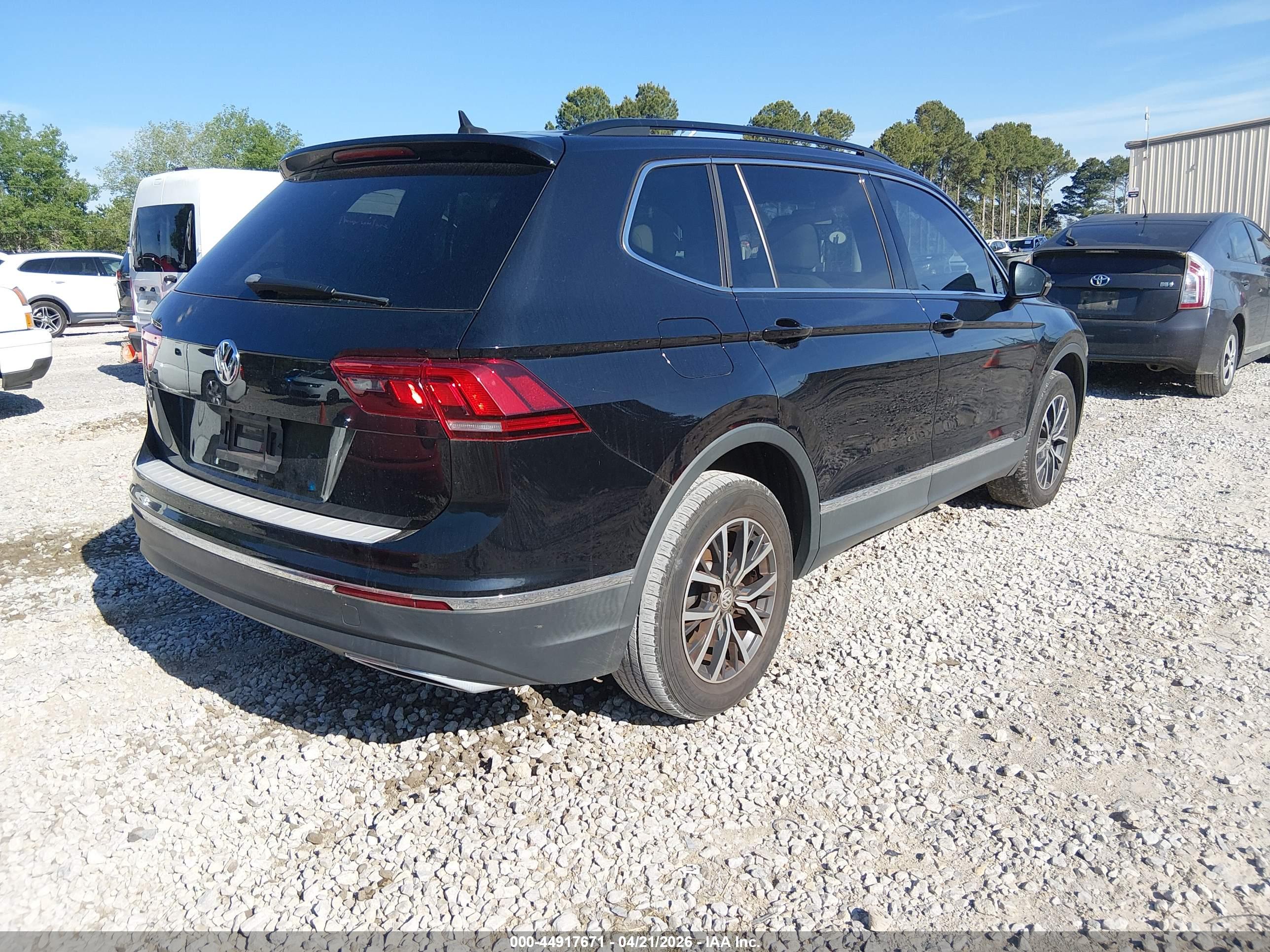 VOLKSWAGEN TIGUAN image 4