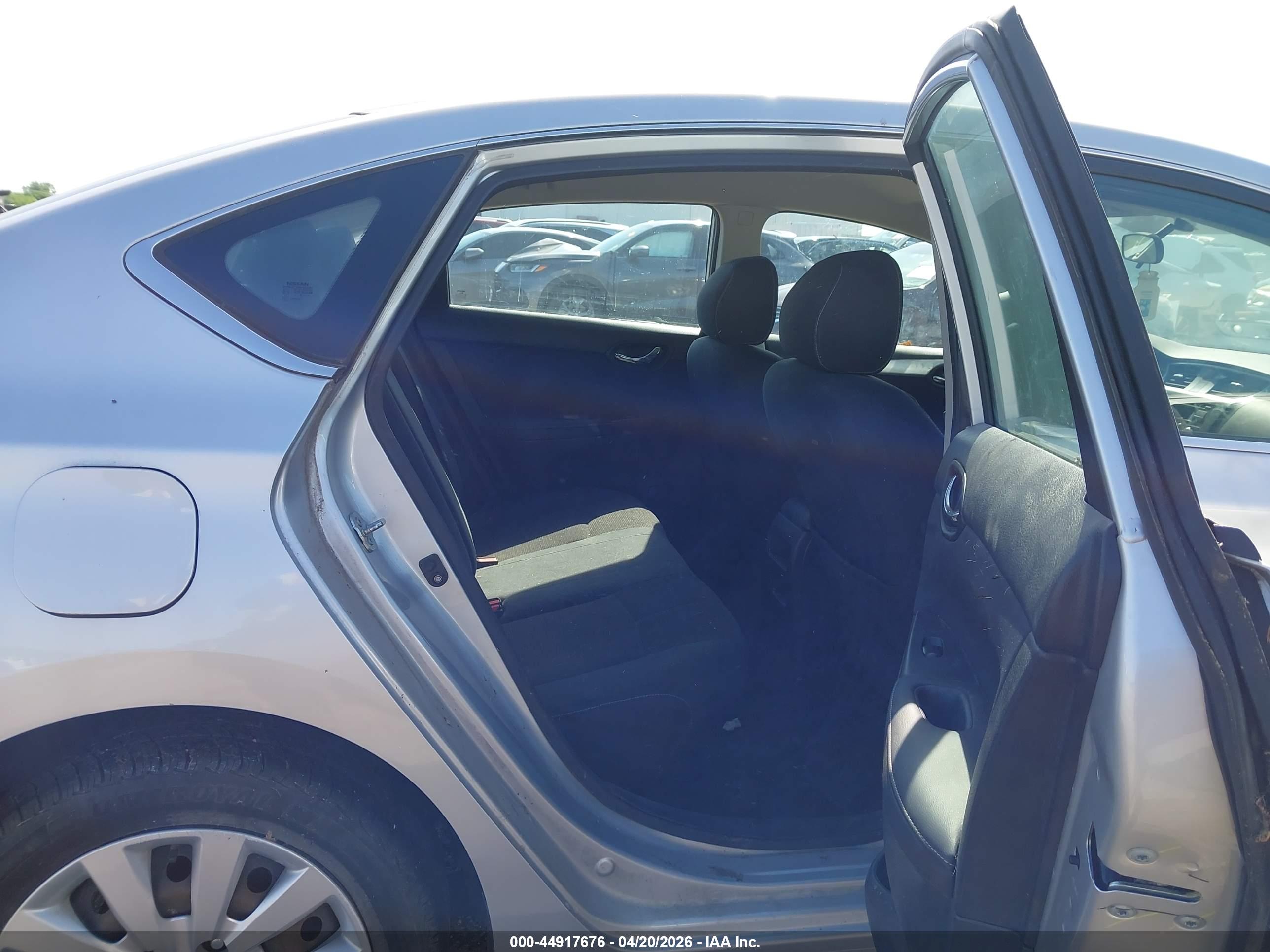 NISSAN SENTRA image 8