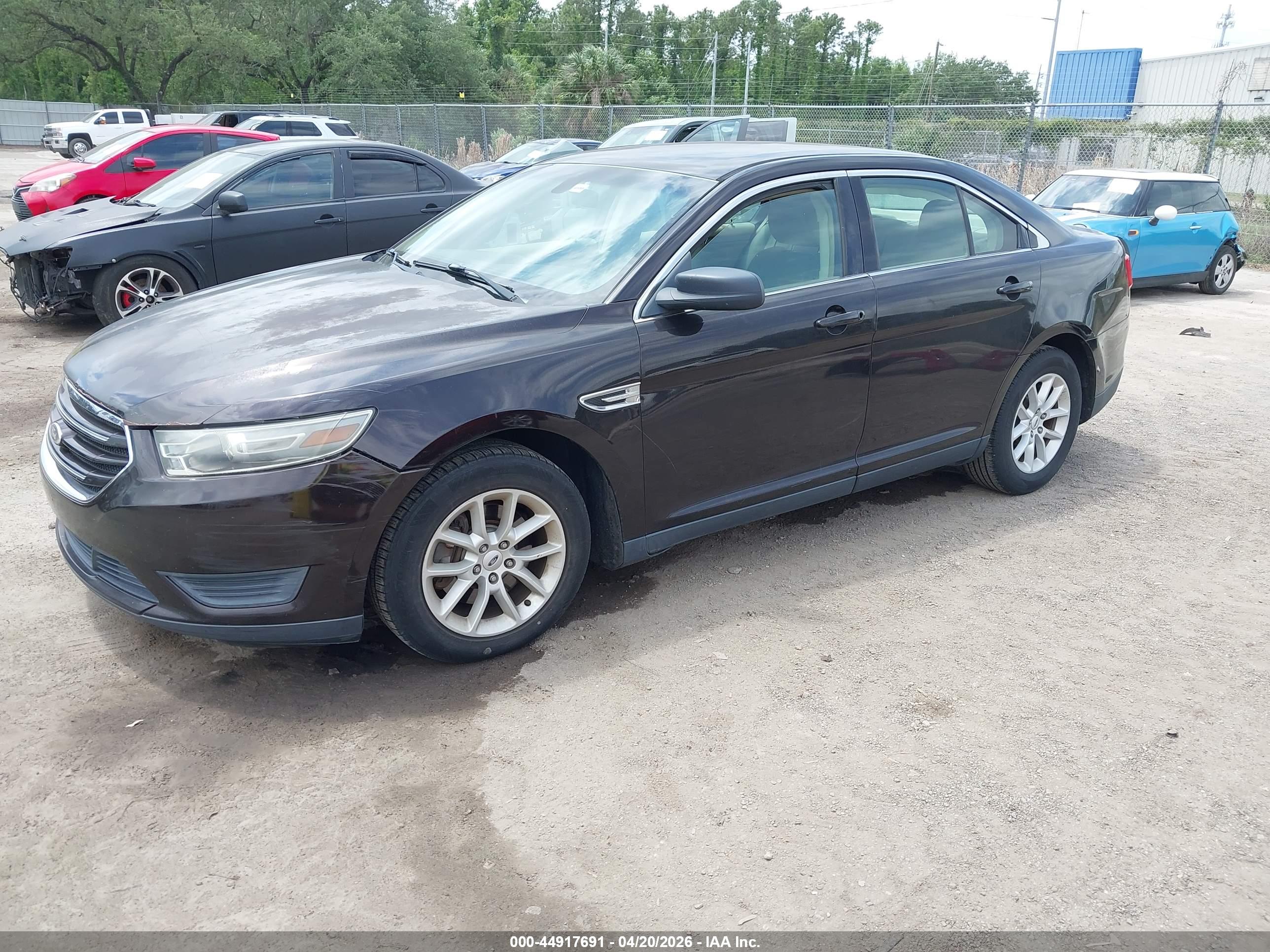 FORD TAURUS image 2