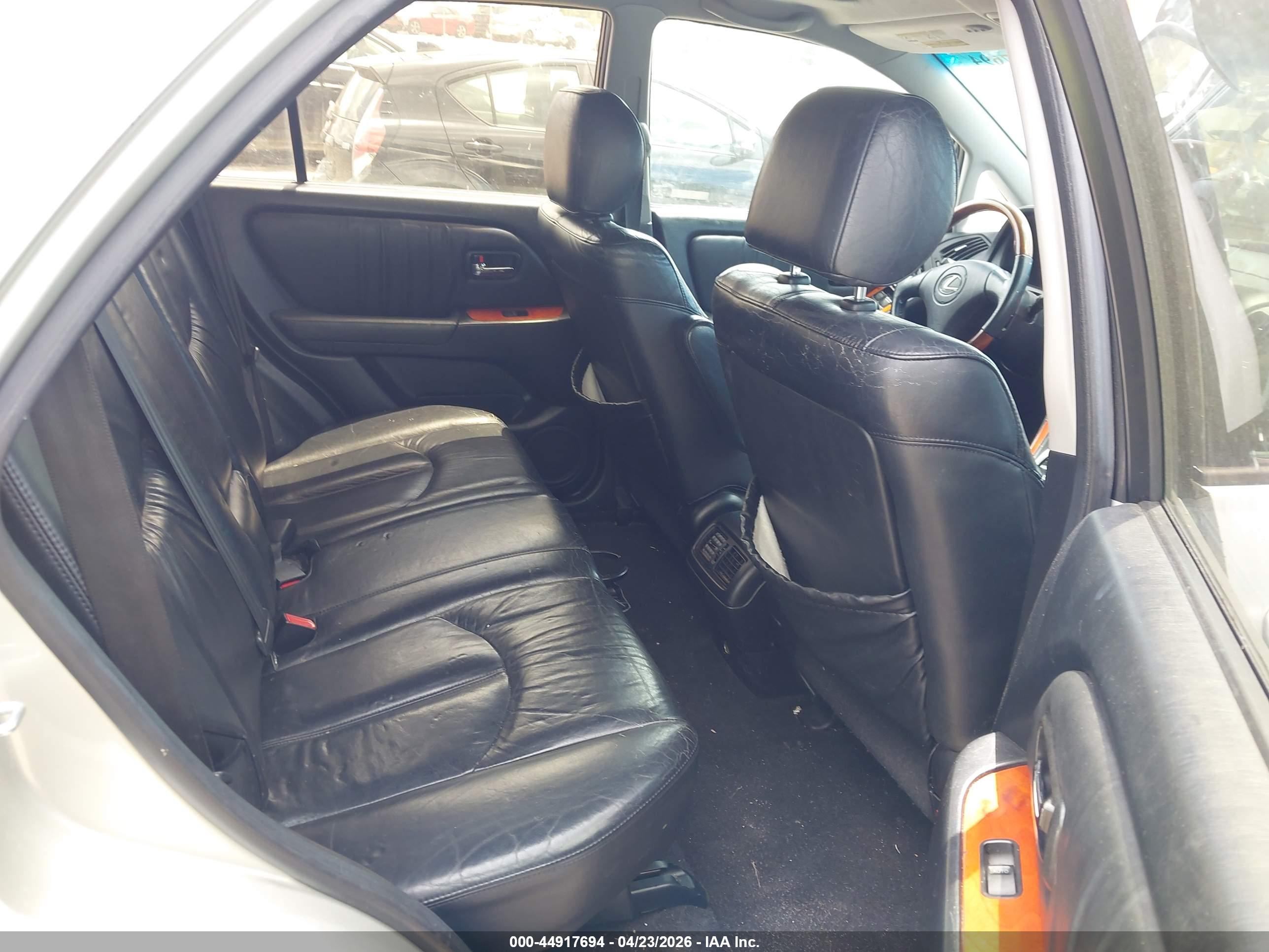 LEXUS RX image 8