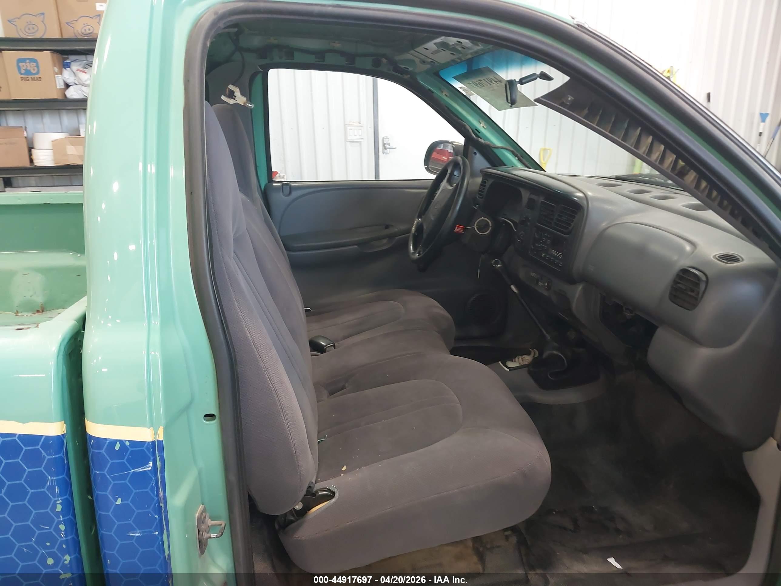 DODGE DAKOTA image 8