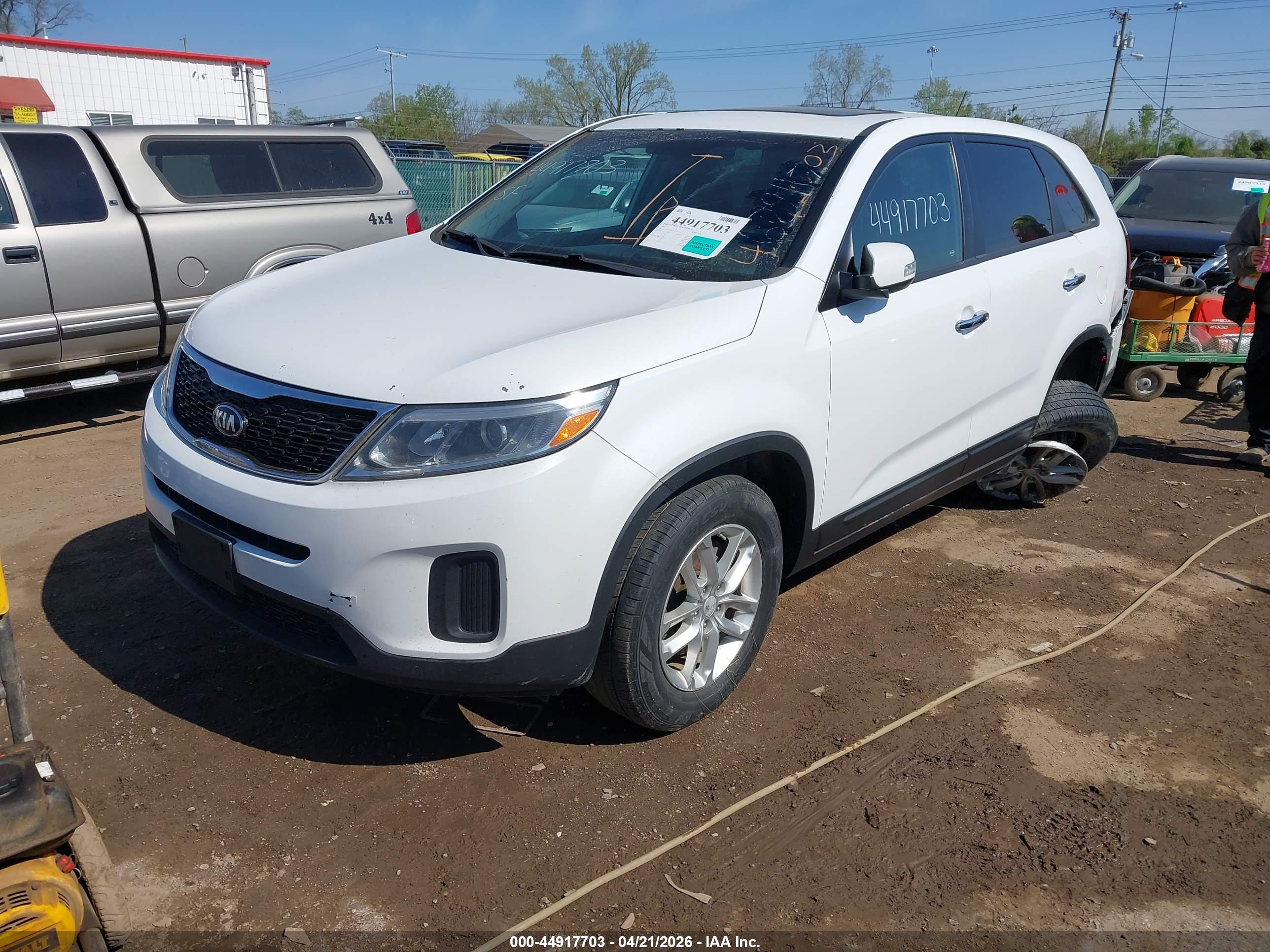 KIA SORENTO image 2