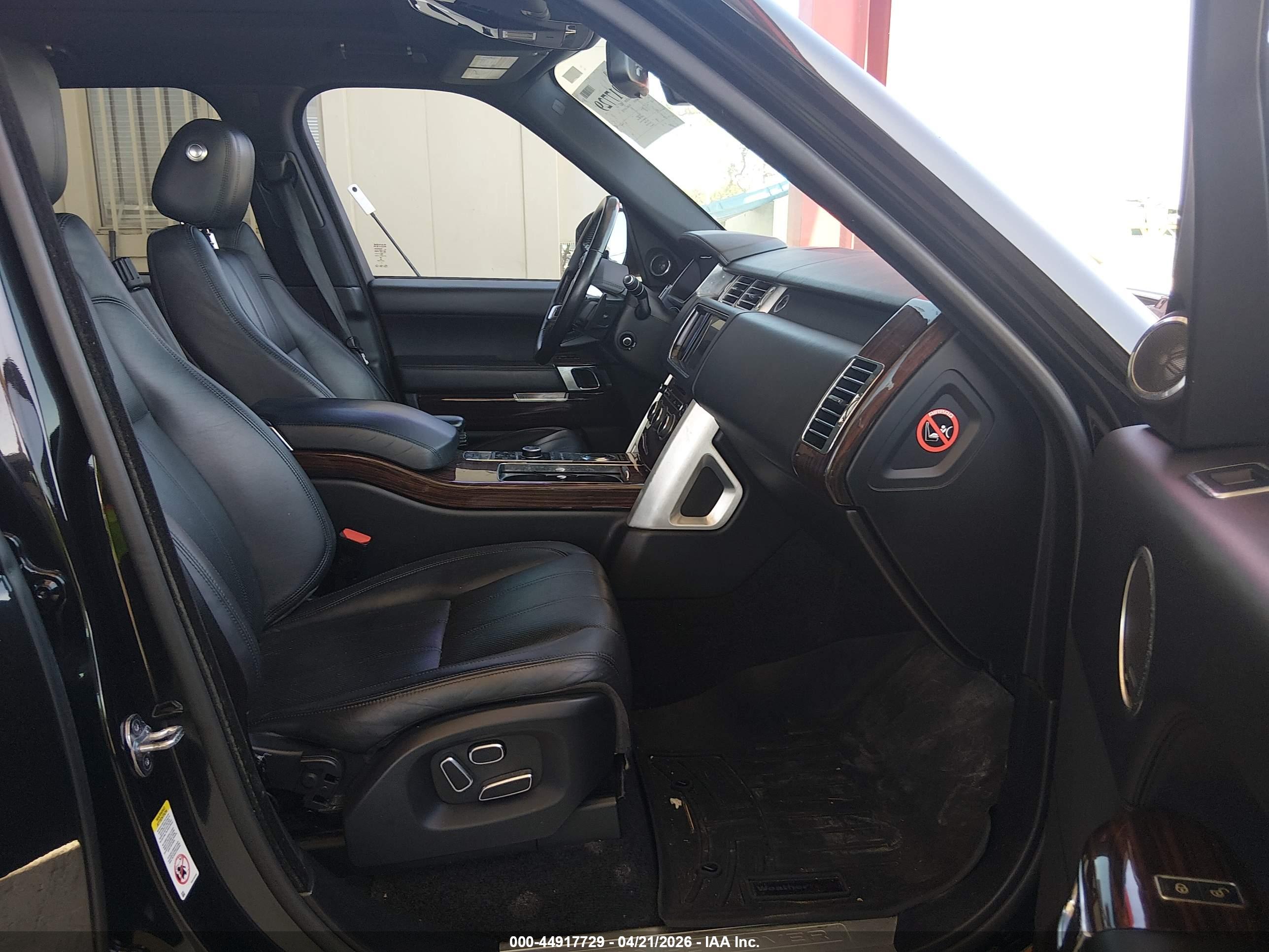 LAND ROVER image 5