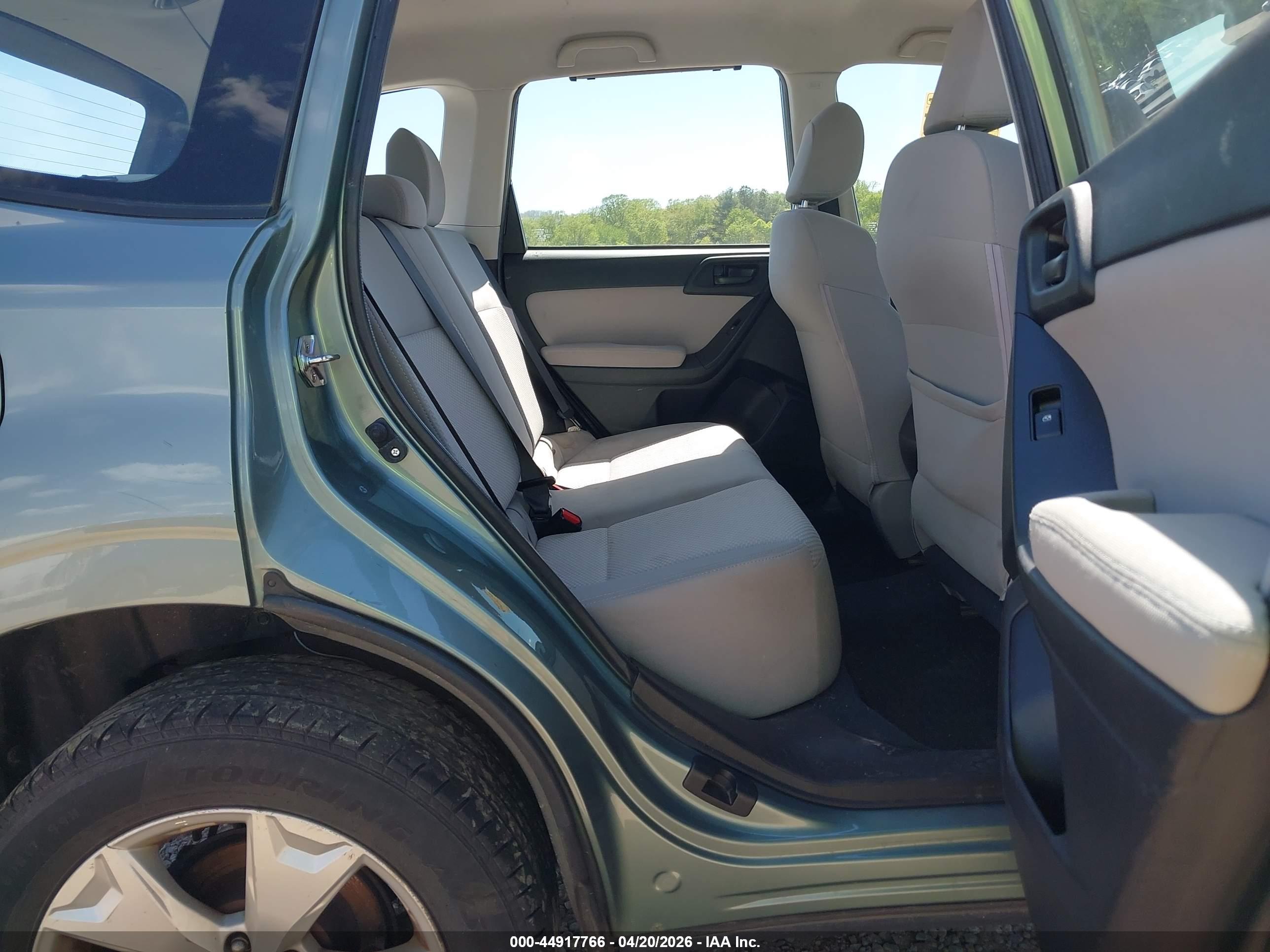 SUBARU FORESTER image 8