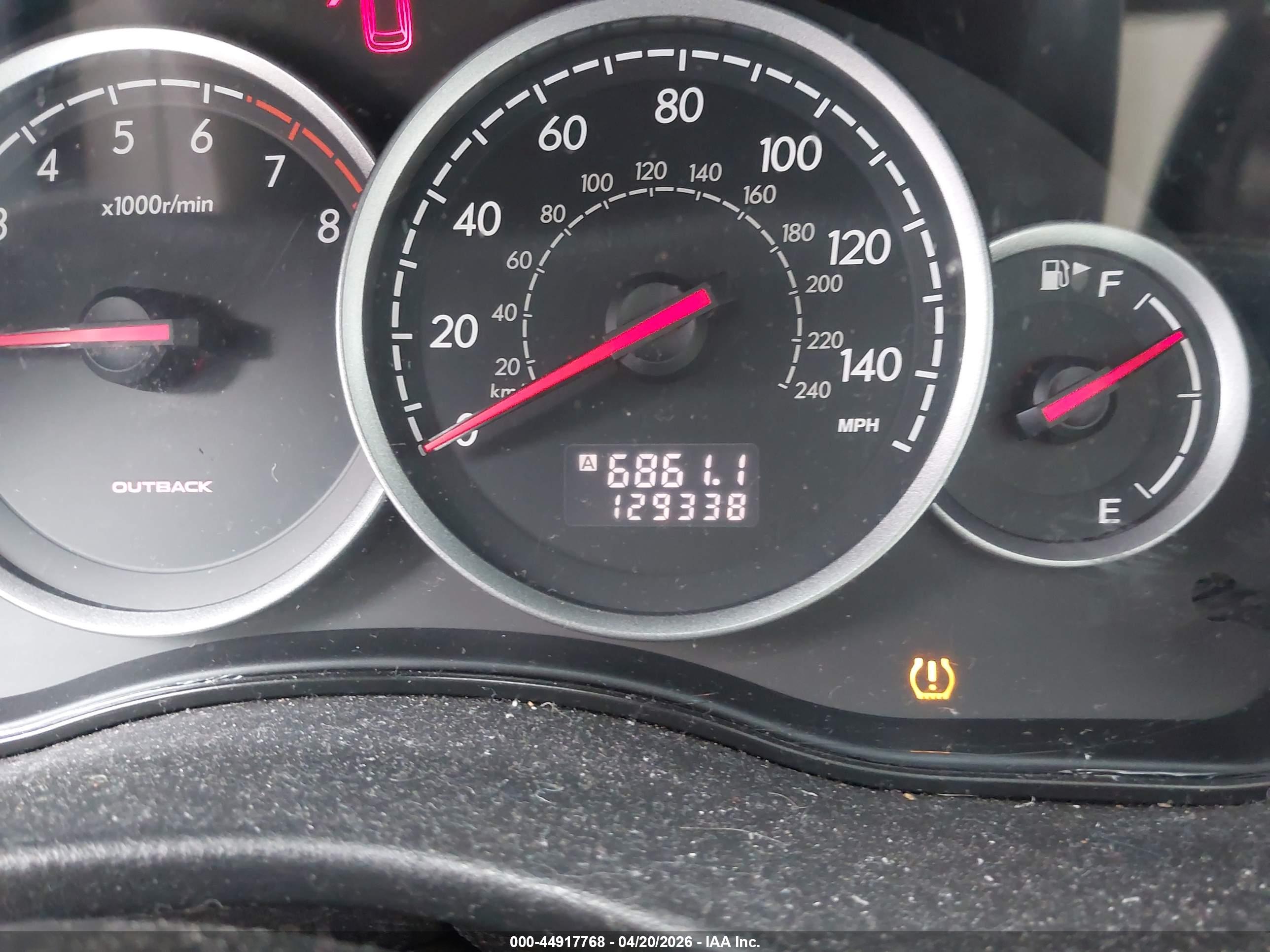 SUBARU OUTBACK image 7