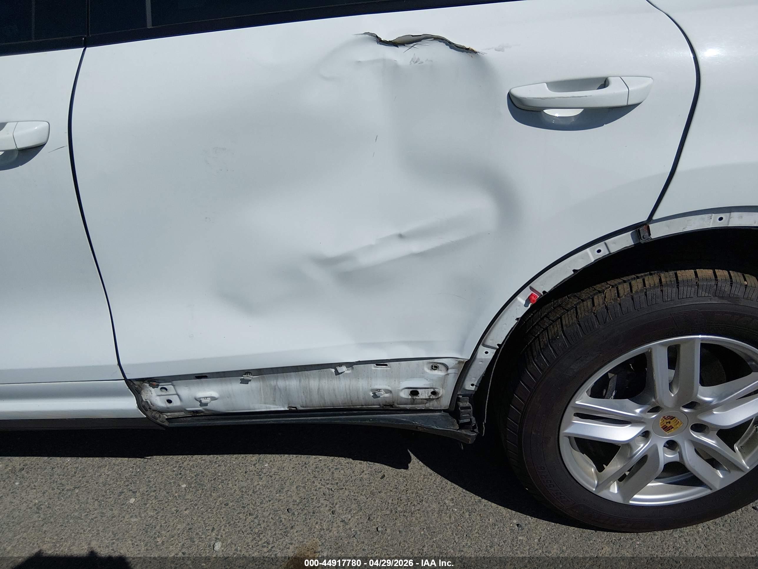 PORSCHE CAYENNE image 6
